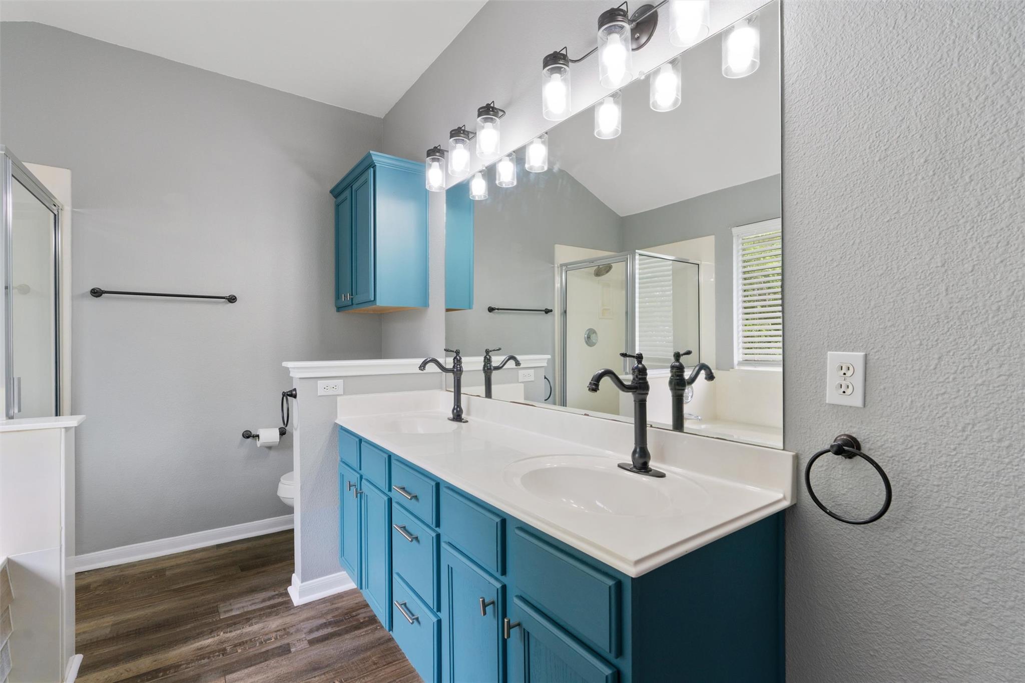 709 Sparkling Brook Ln, Leander, TX 78641