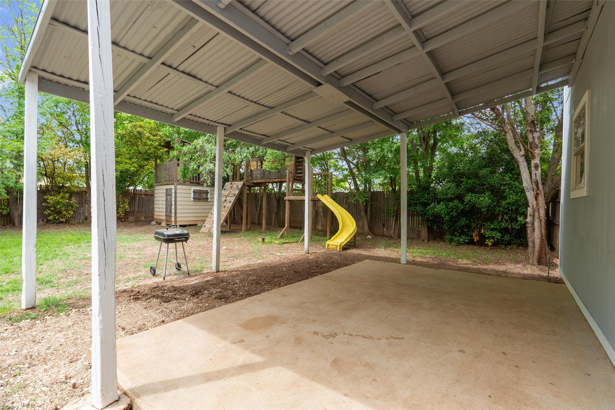 709 Sparkling Brook Ln, Leander, TX 78641