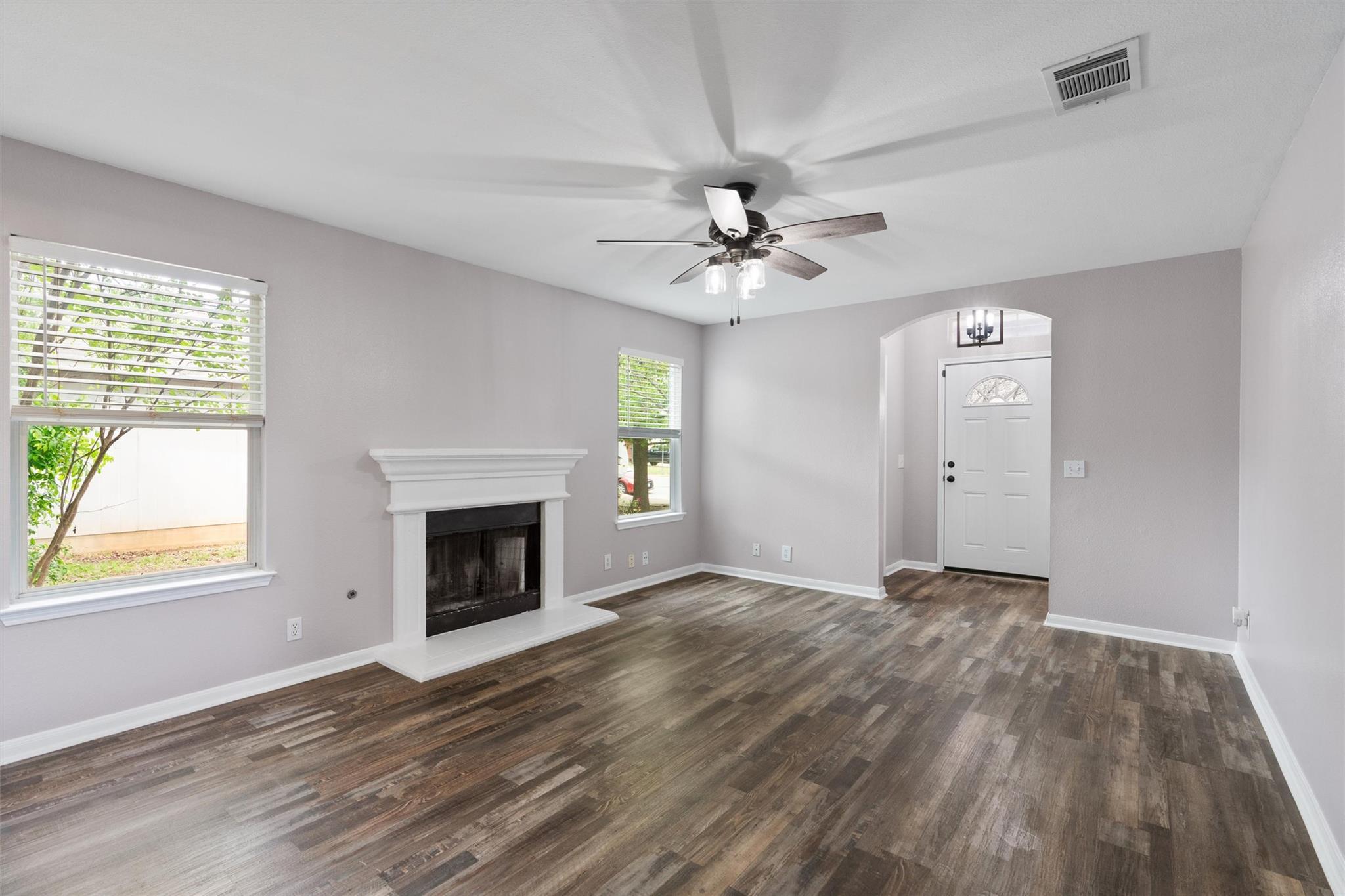 709 Sparkling Brook Ln, Leander, TX 78641