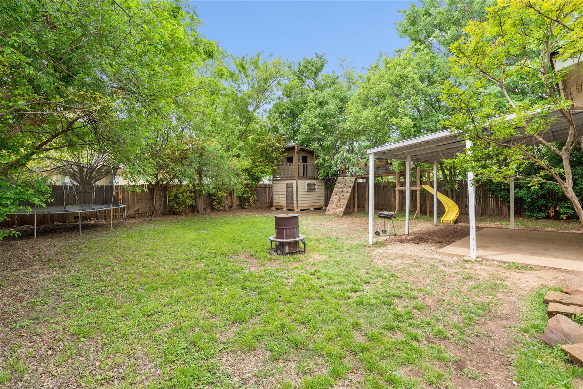 709 Sparkling Brook Ln, Leander, TX 78641