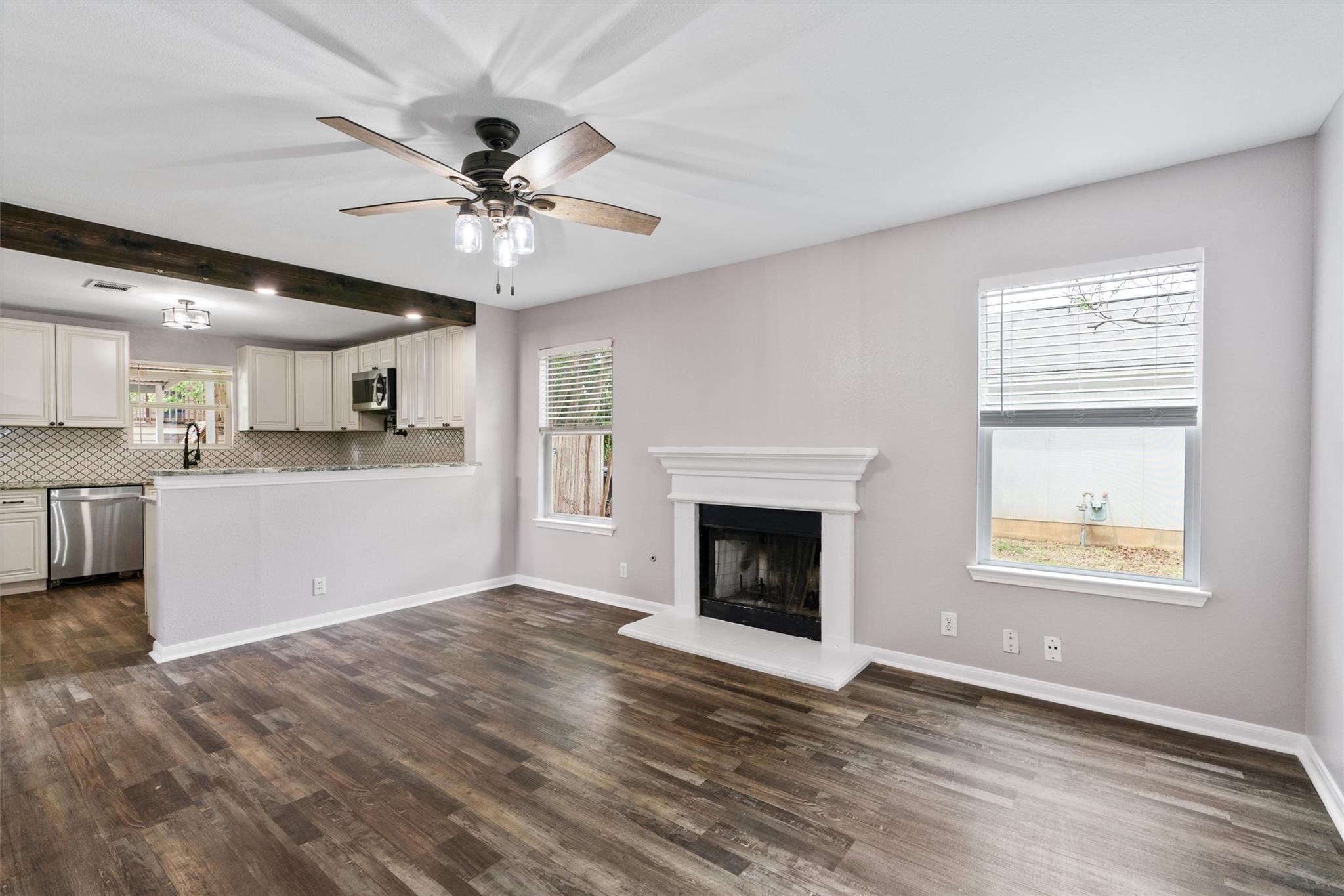 709 Sparkling Brook Ln, Leander, TX 78641