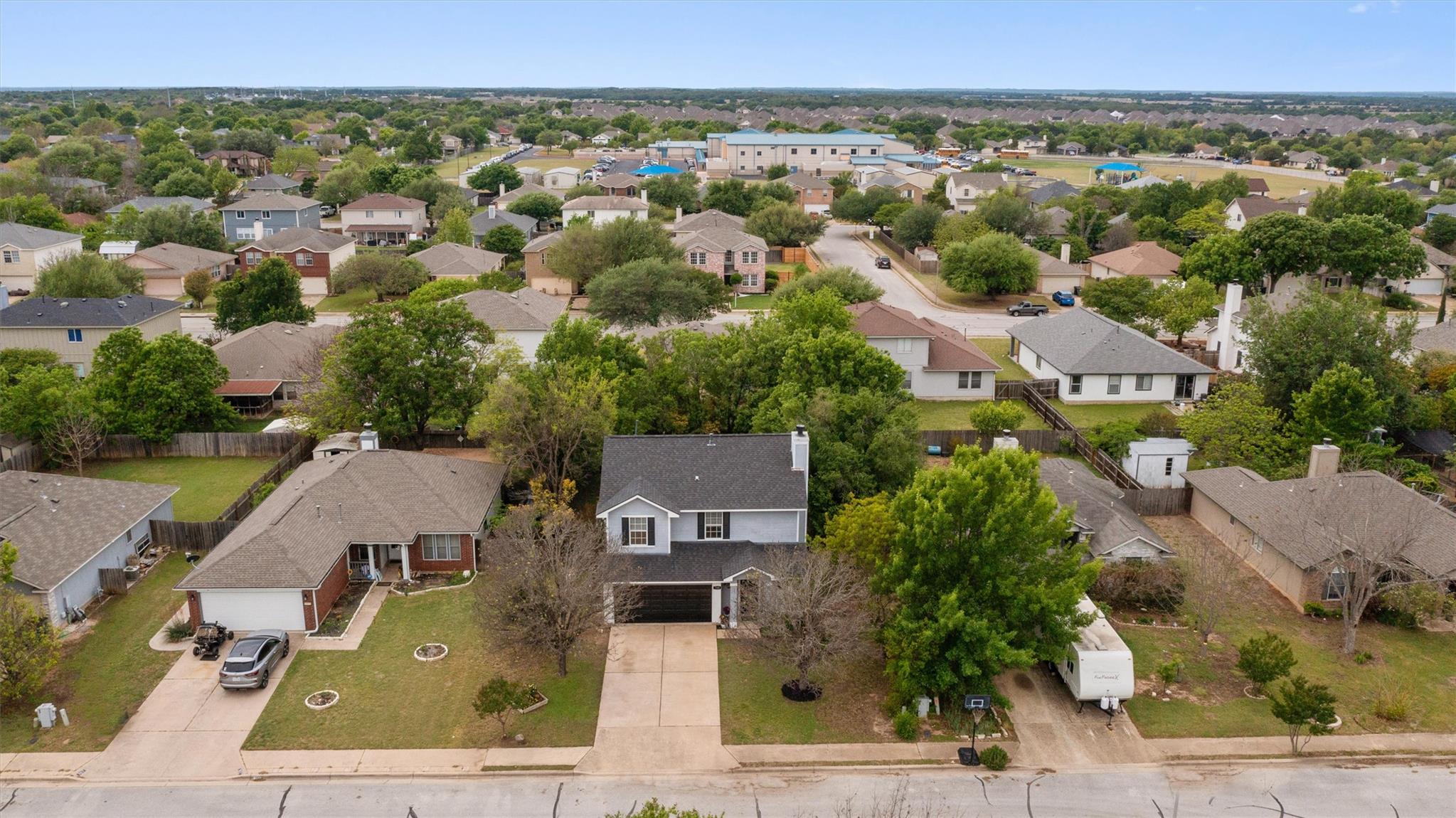 709 Sparkling Brook Ln, Leander, TX 78641