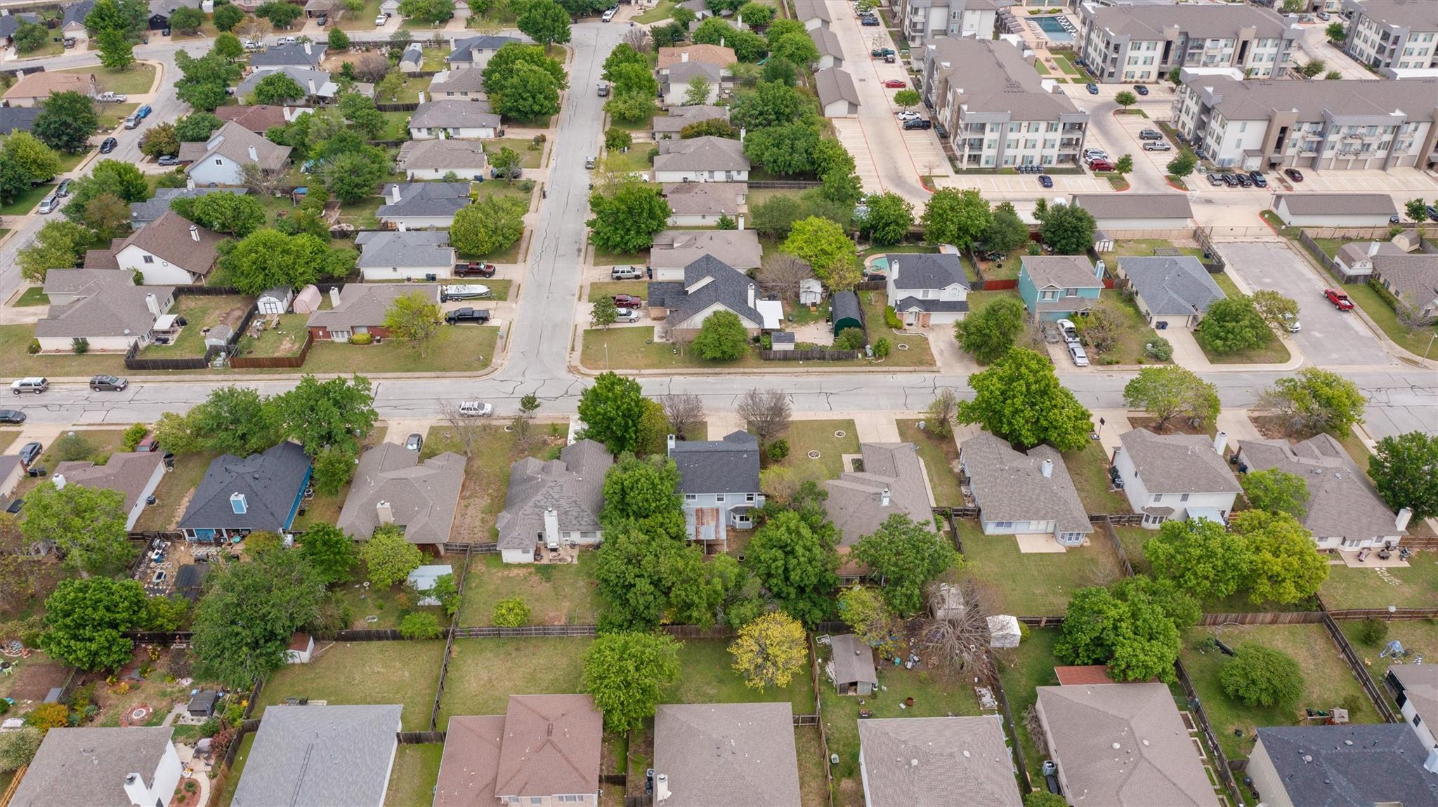 709 Sparkling Brook Ln, Leander, TX 78641