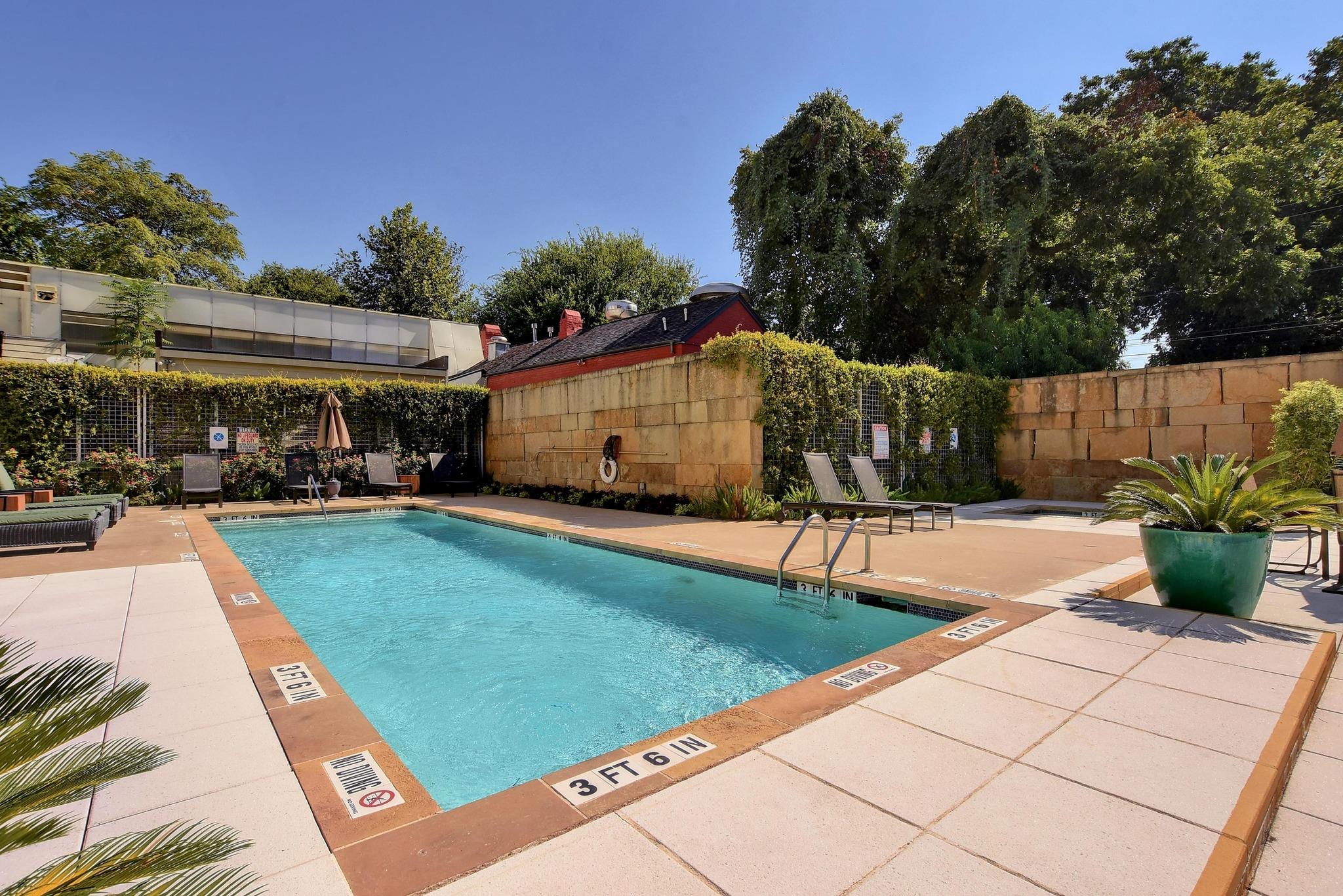 210 Lee Barton Dr # 401, Austin, TX 78704