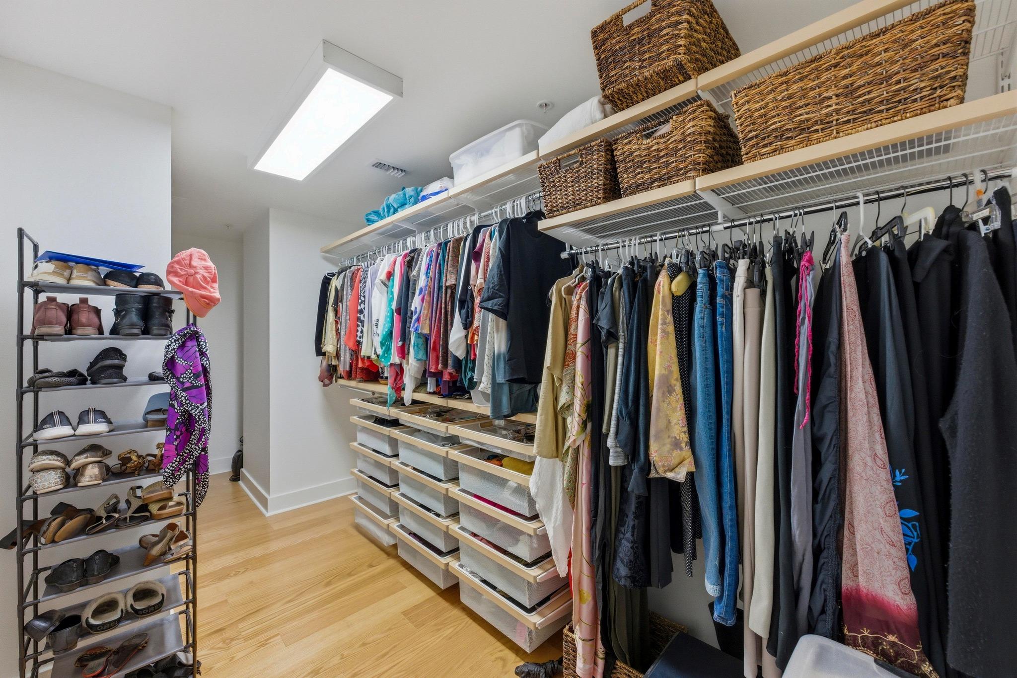 210 Lee Barton Dr # 401, Austin, TX 78704