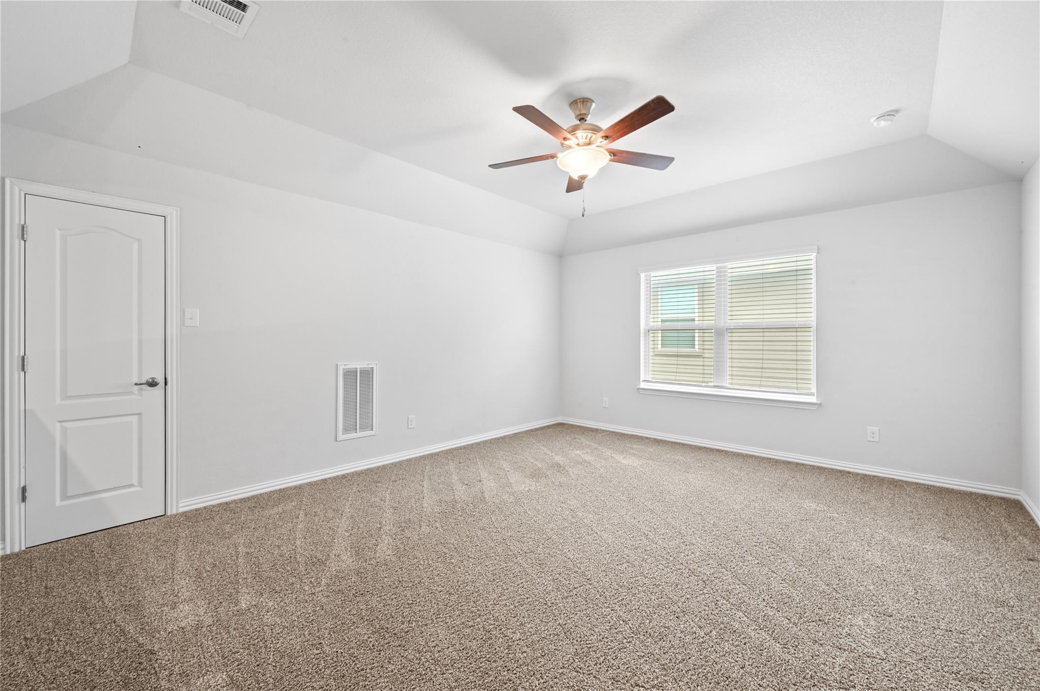 392 Algaroba Loop, Buda, TX 78610