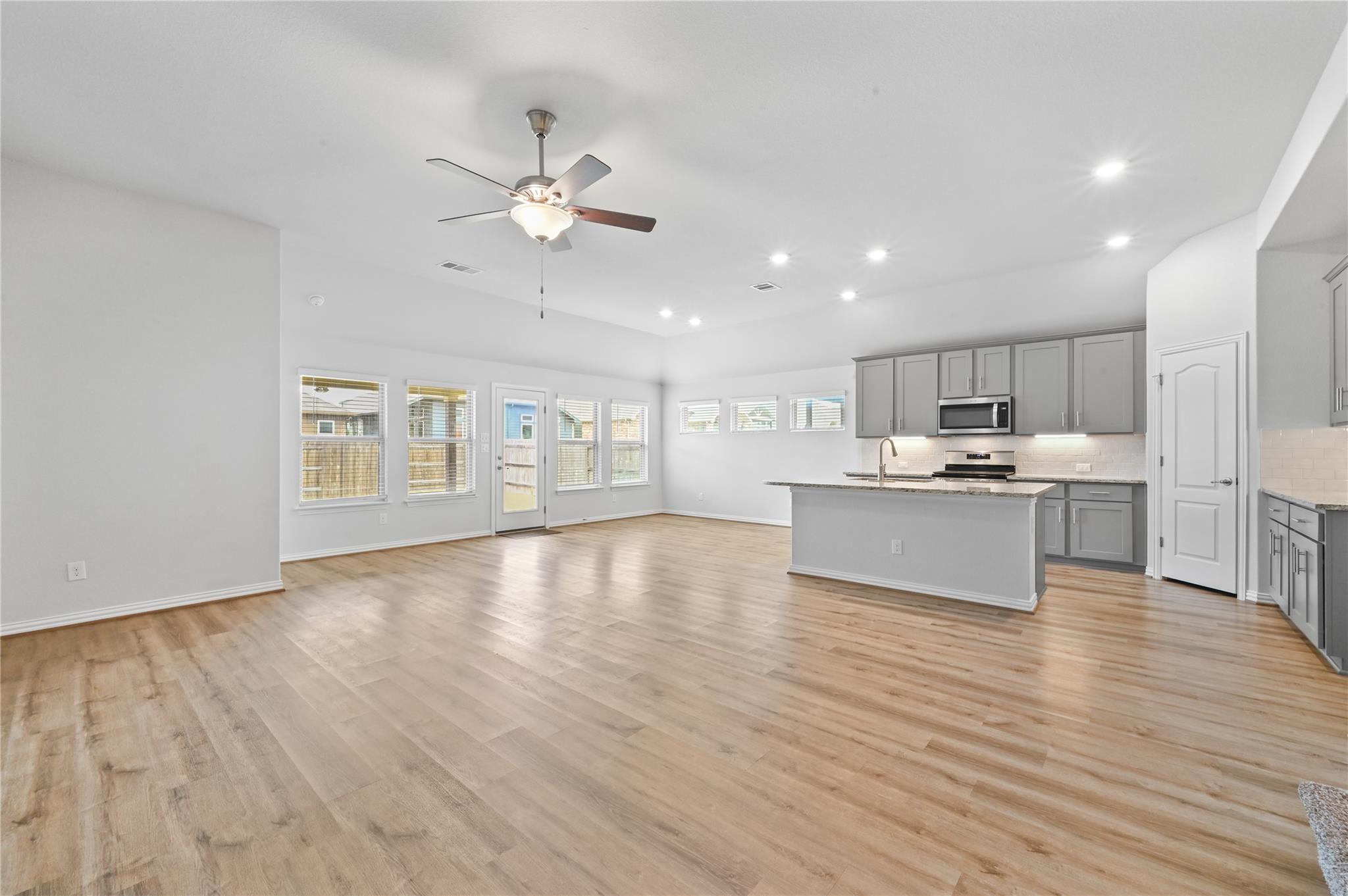 392 Algaroba Loop, Buda, TX 78610