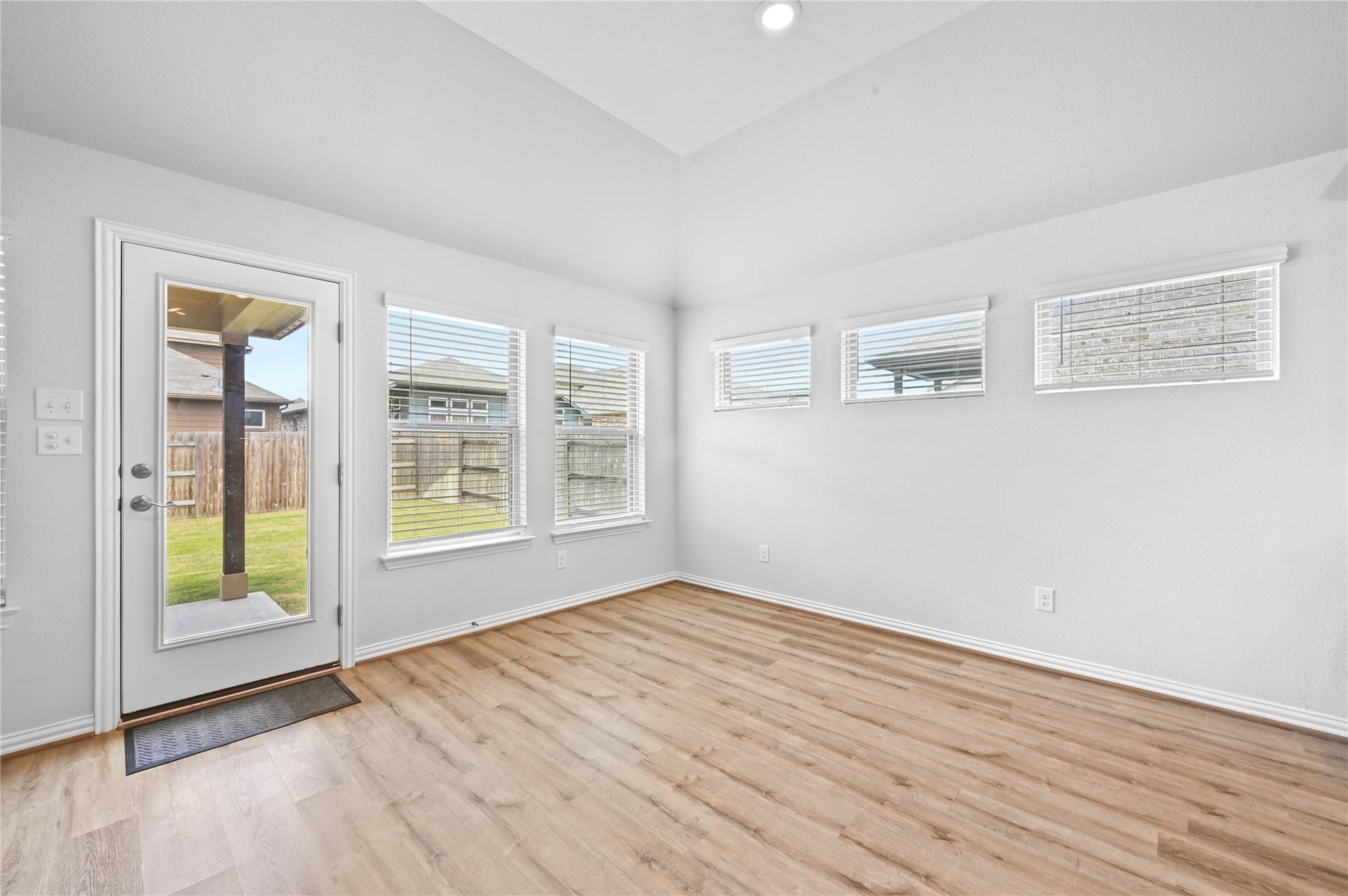 392 Algaroba Loop, Buda, TX 78610