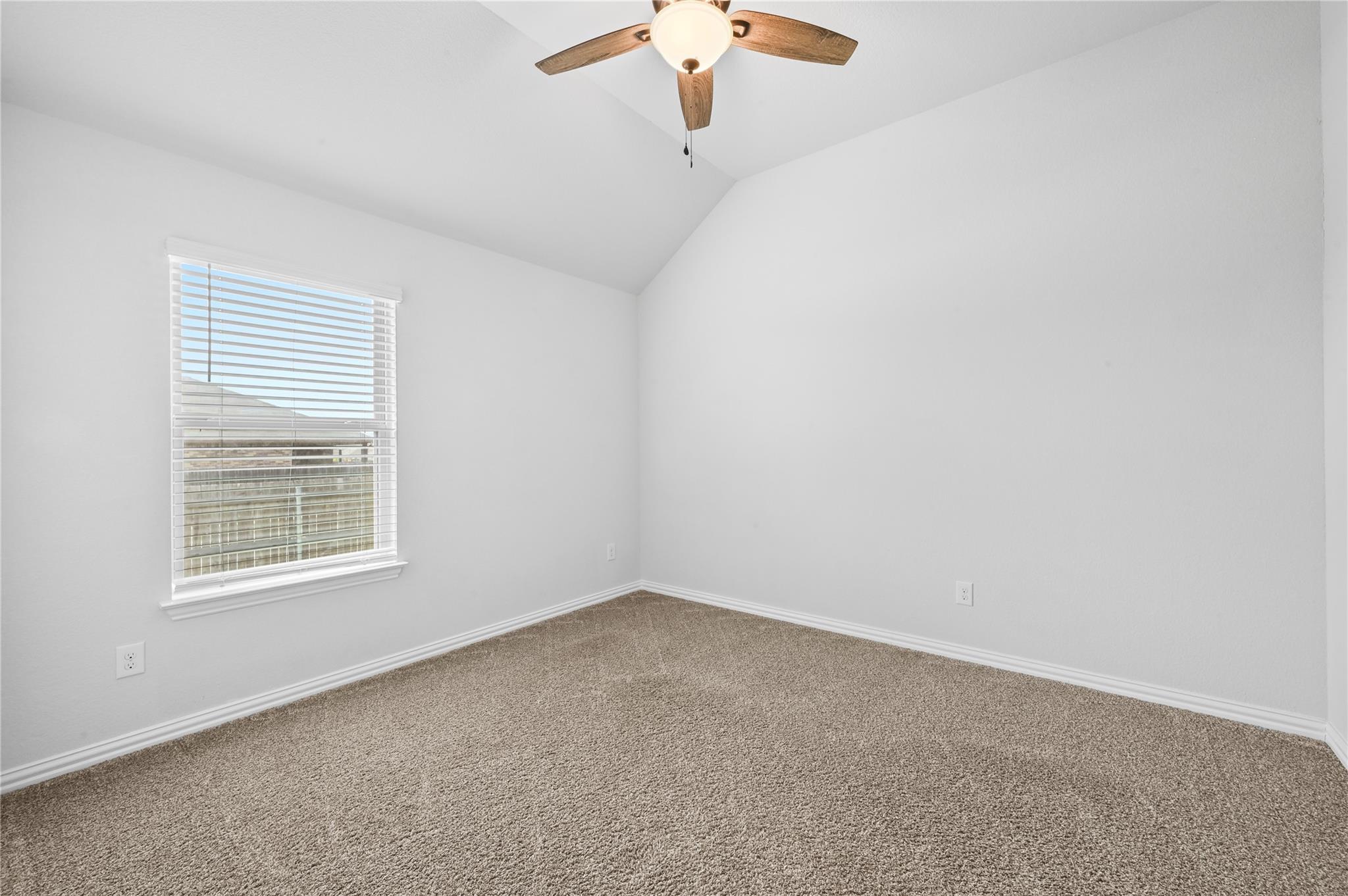 392 Algaroba Loop, Buda, TX 78610