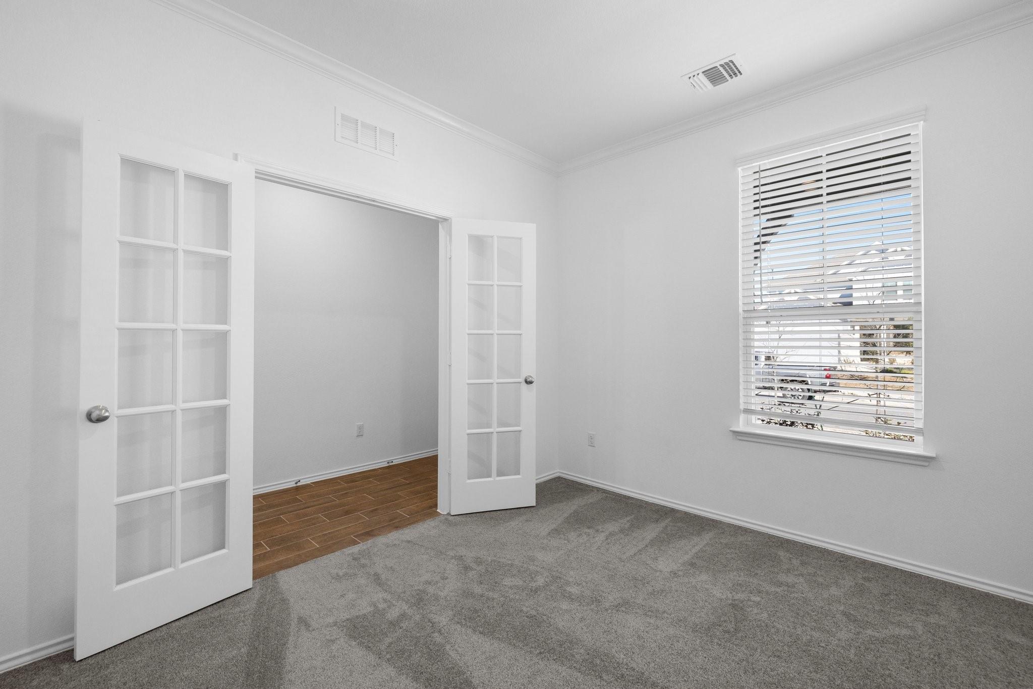 1605 Holly Lake Dr, Leander, TX 78641