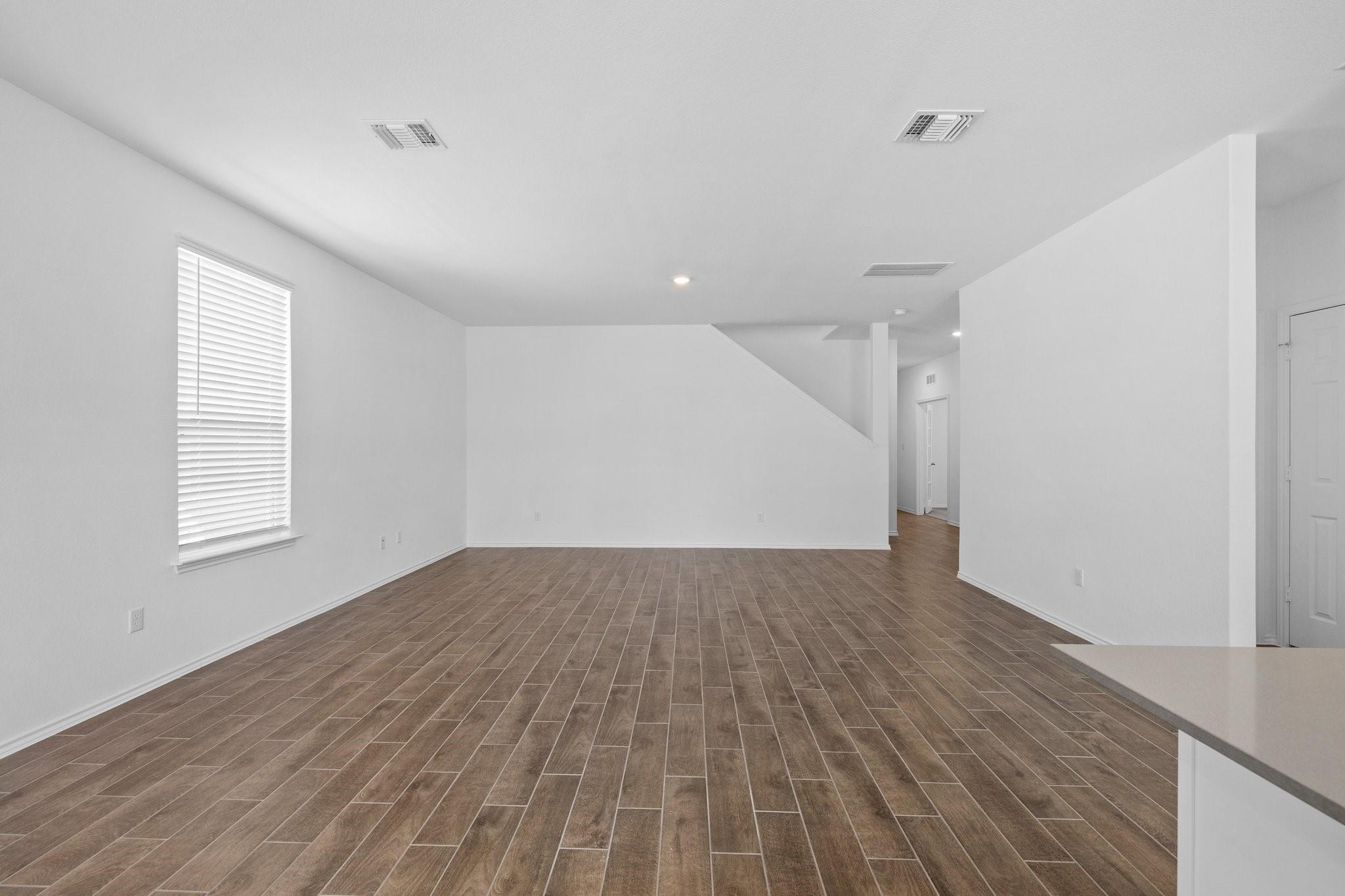 1605 Holly Lake Dr, Leander, TX 78641