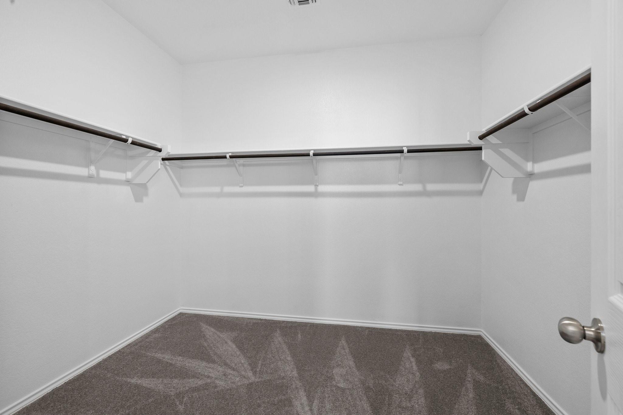 1605 Holly Lake Dr, Leander, TX 78641