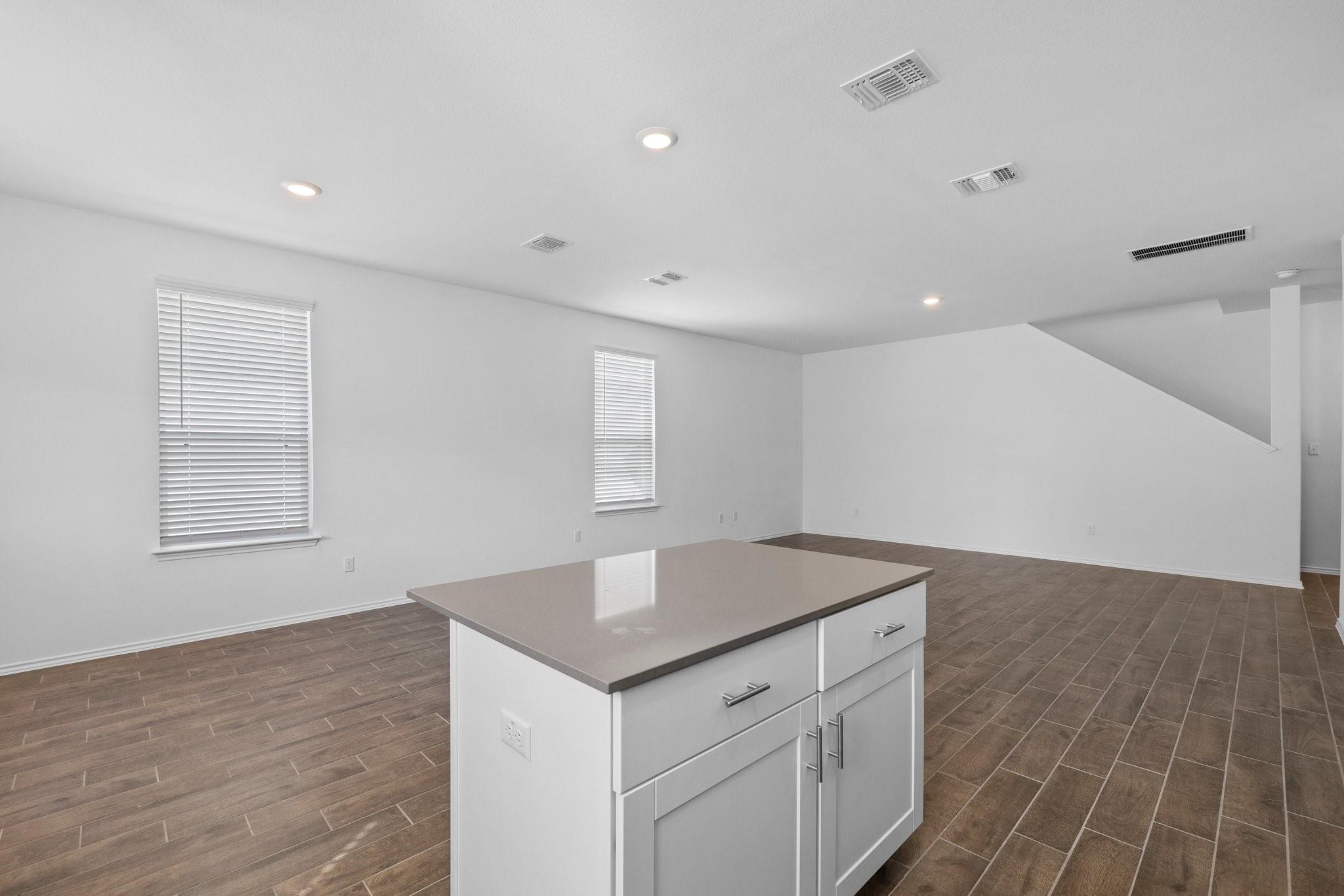 1605 Holly Lake Dr, Leander, TX 78641