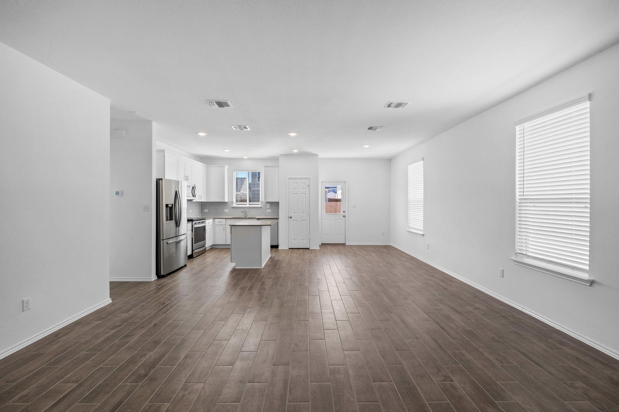 1605 Holly Lake Dr, Leander, TX 78641