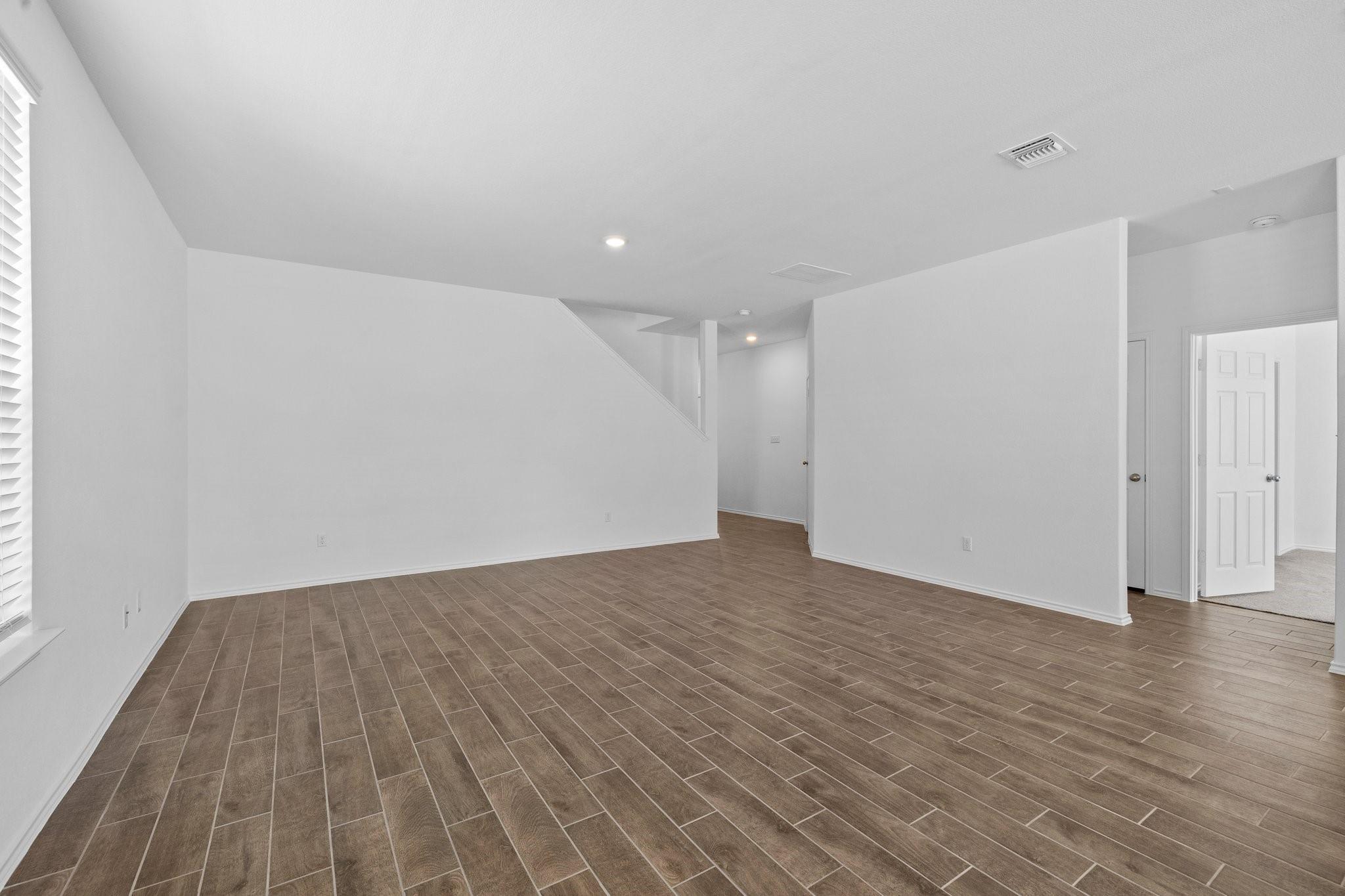 1605 Holly Lake Dr, Leander, TX 78641