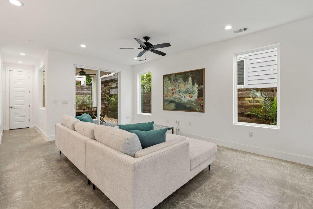 2602 E 13th St, Austin, TX 78702