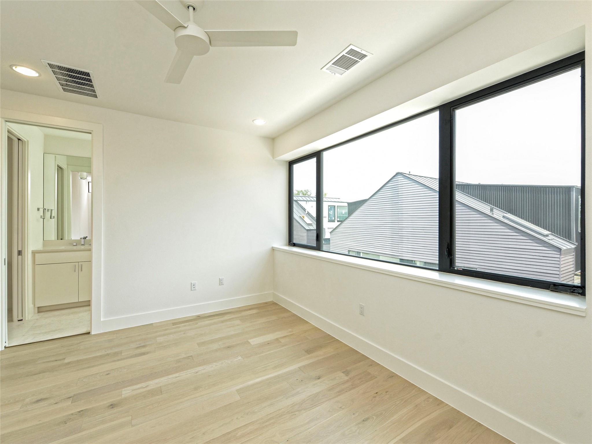 3406 E 17th St # 3, Austin, TX 78721