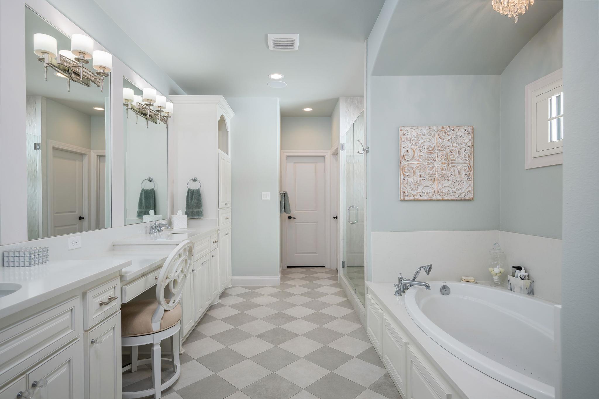 1771 Edgewater Fls, Canyon Lake, TX 78133