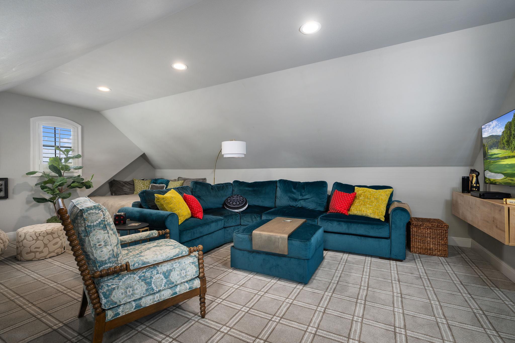 1771 Edgewater Fls, Canyon Lake, TX 78133