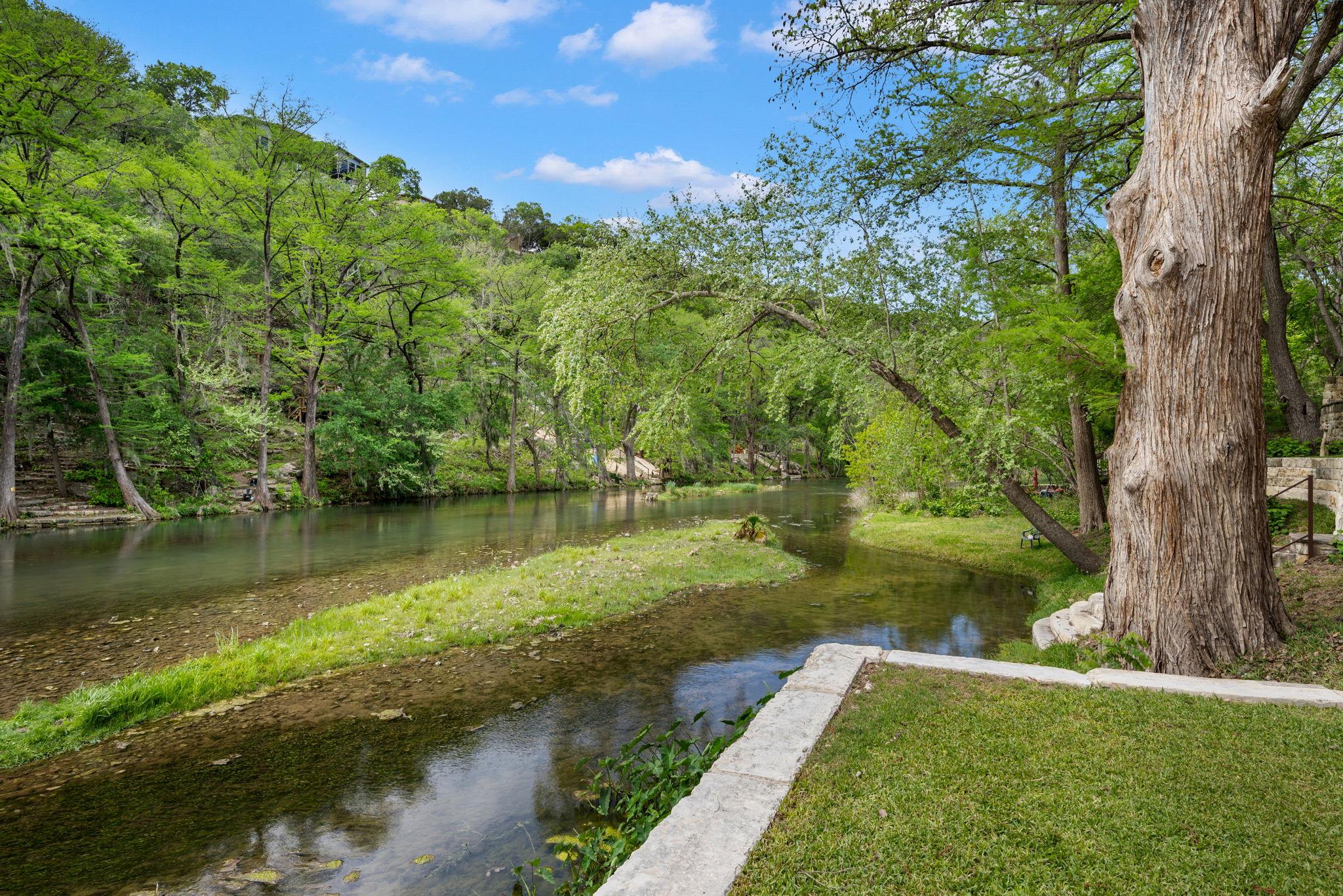 1771 Edgewater Fls, Canyon Lake, TX 78133