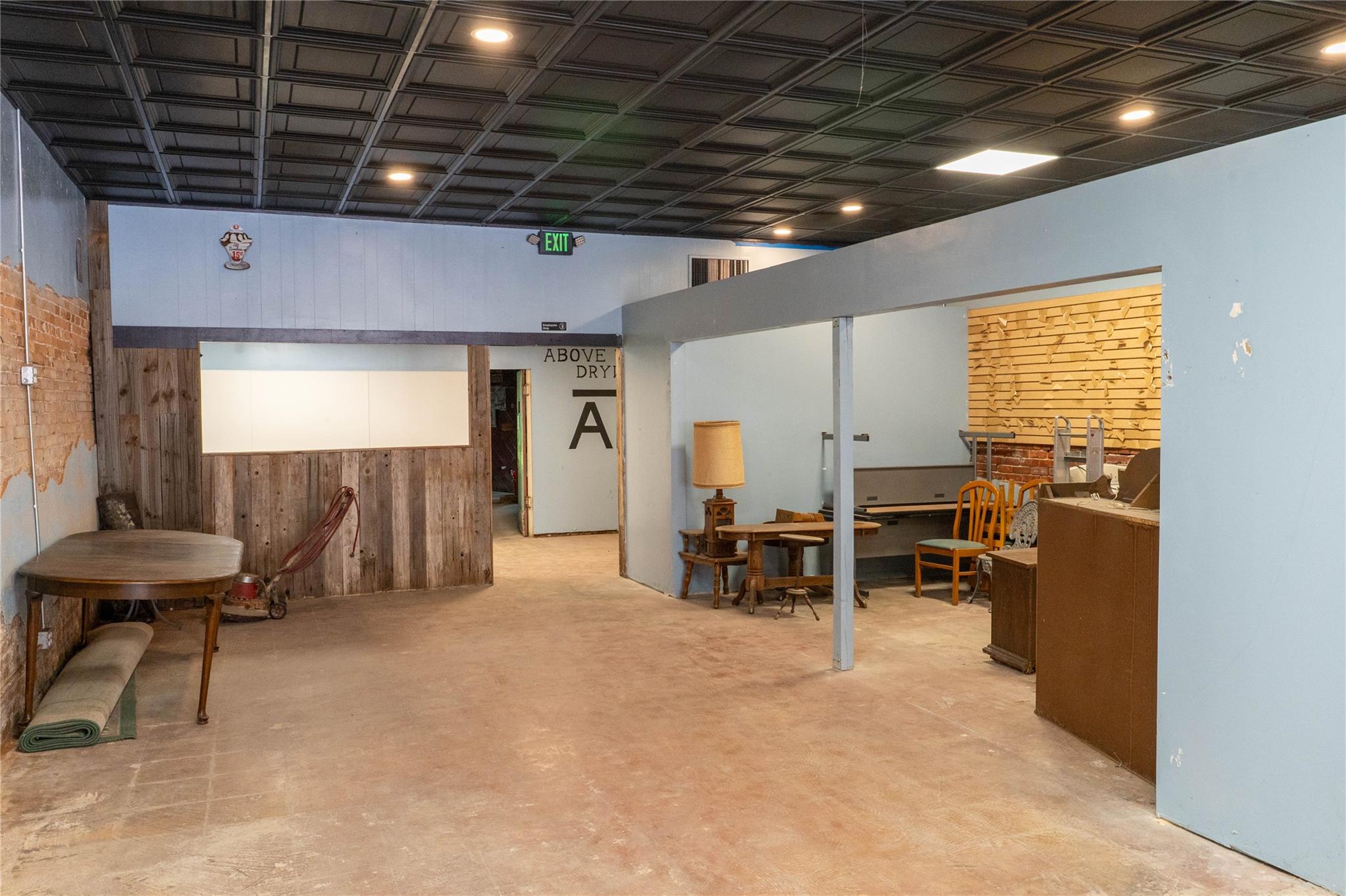 110 E Clark St E, Bartlett, TX 76511