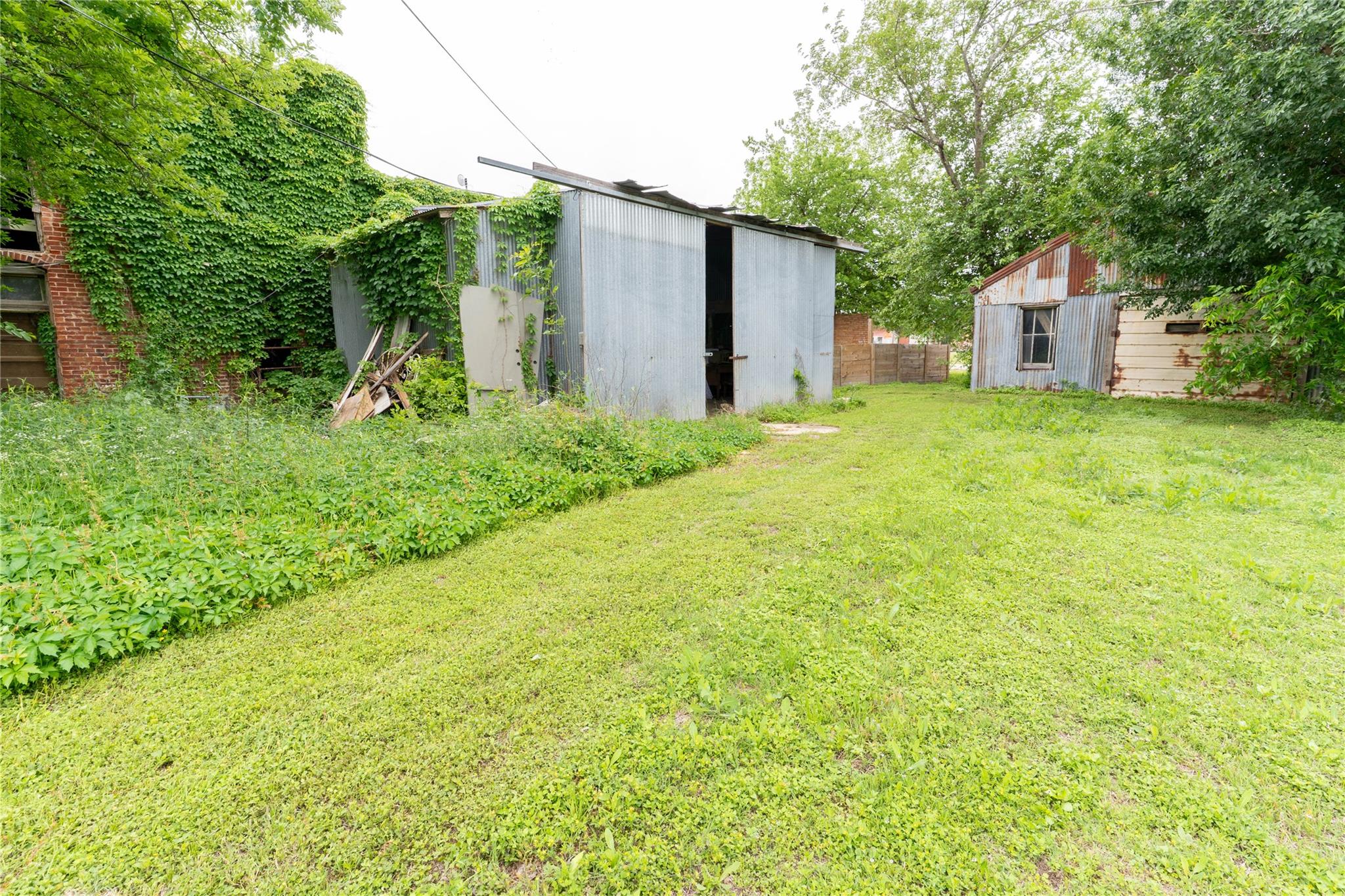 110 E Clark St E, Bartlett, TX 76511