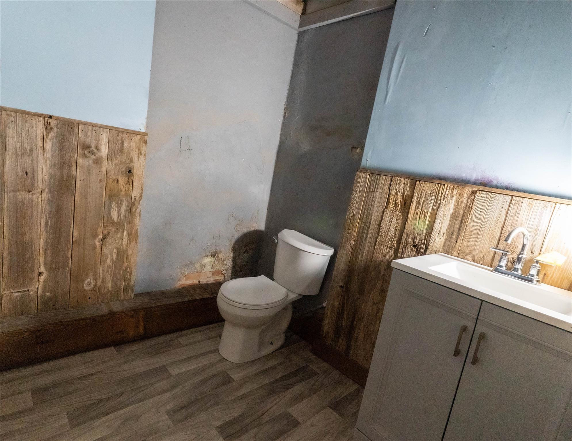 110 E Clark St E, Bartlett, TX 76511