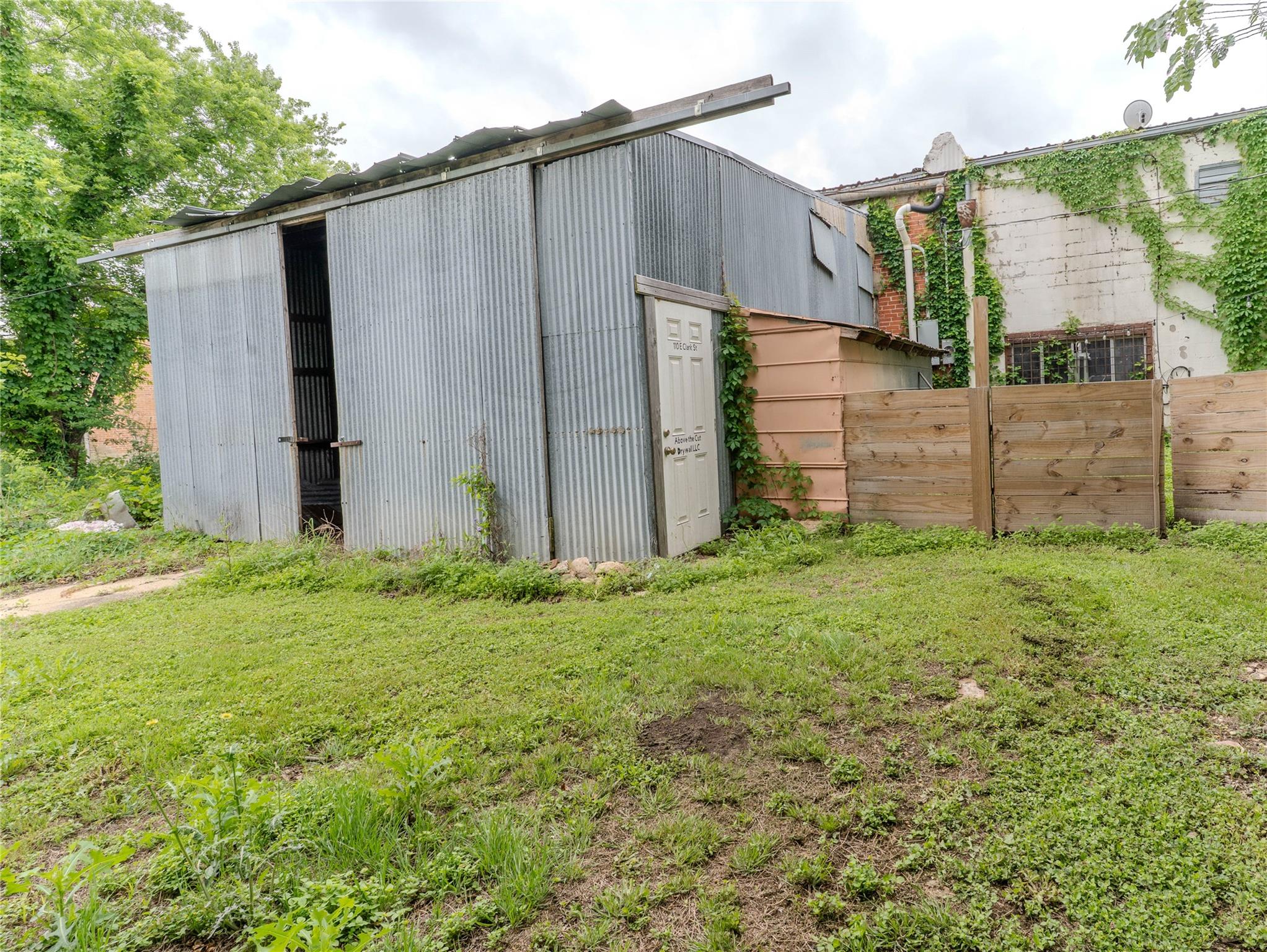 110 E Clark St E, Bartlett, TX 76511