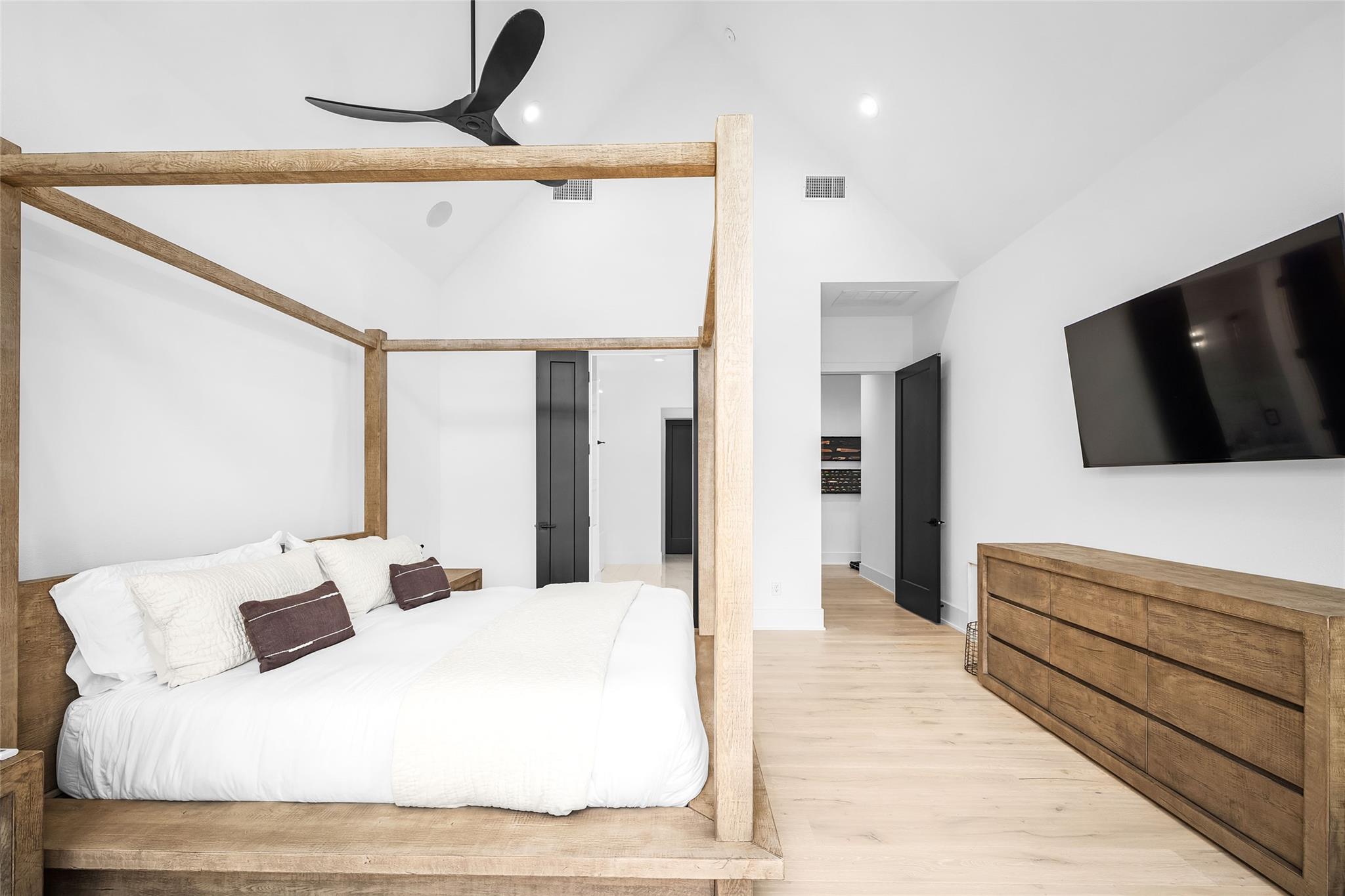 708 Watercliffe Dr, Leander, TX 78645