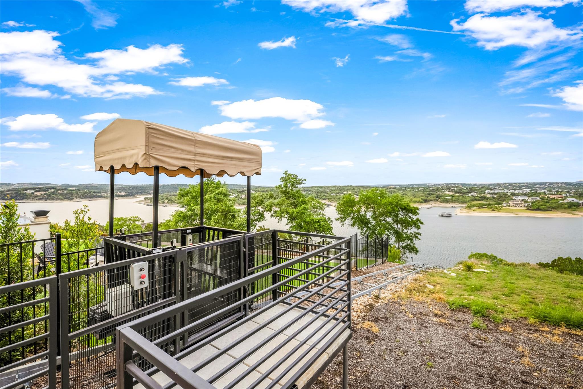 708 Watercliffe Dr, Leander, TX 78645