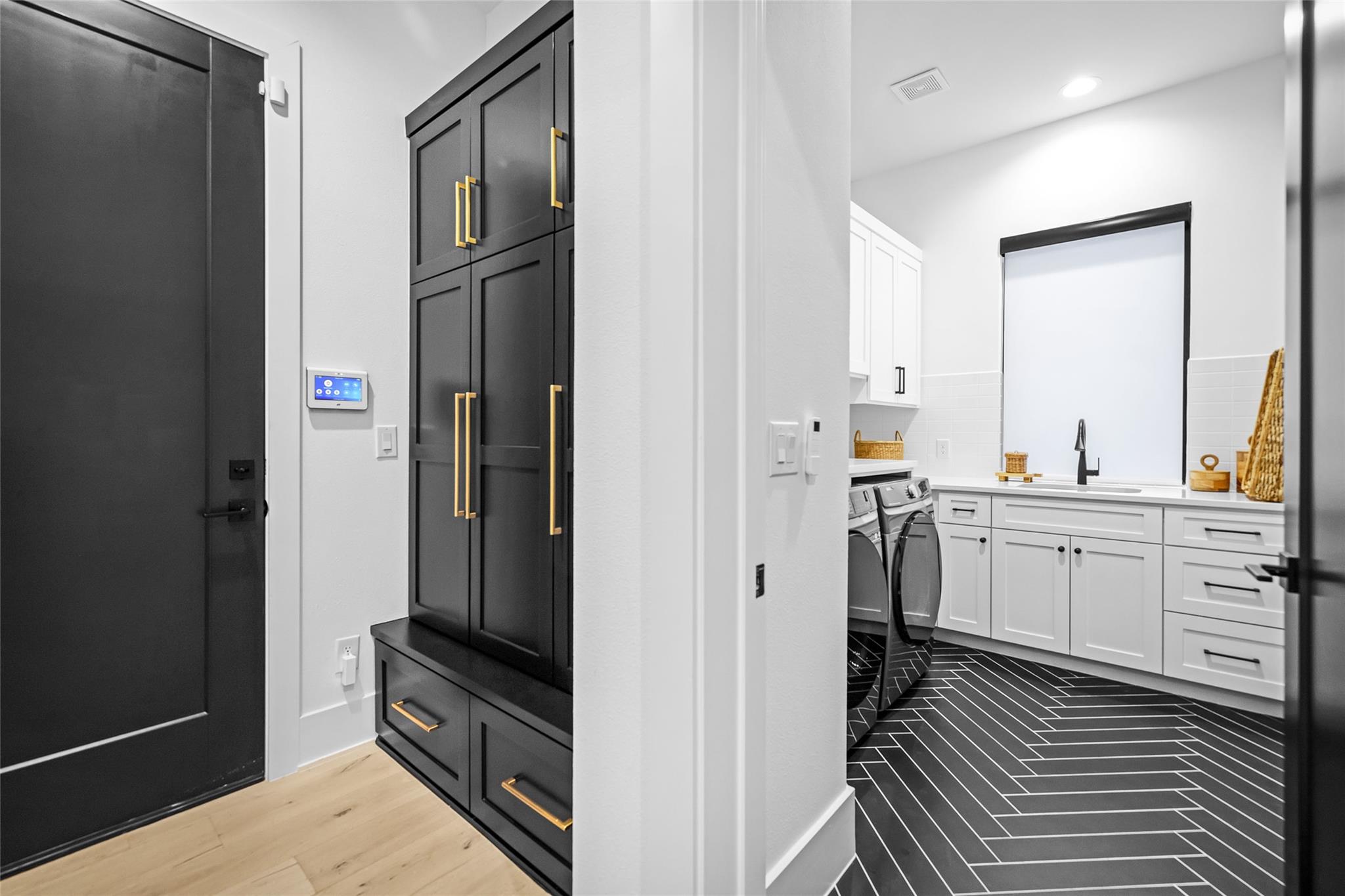 708 Watercliffe Dr, Leander, TX 78645