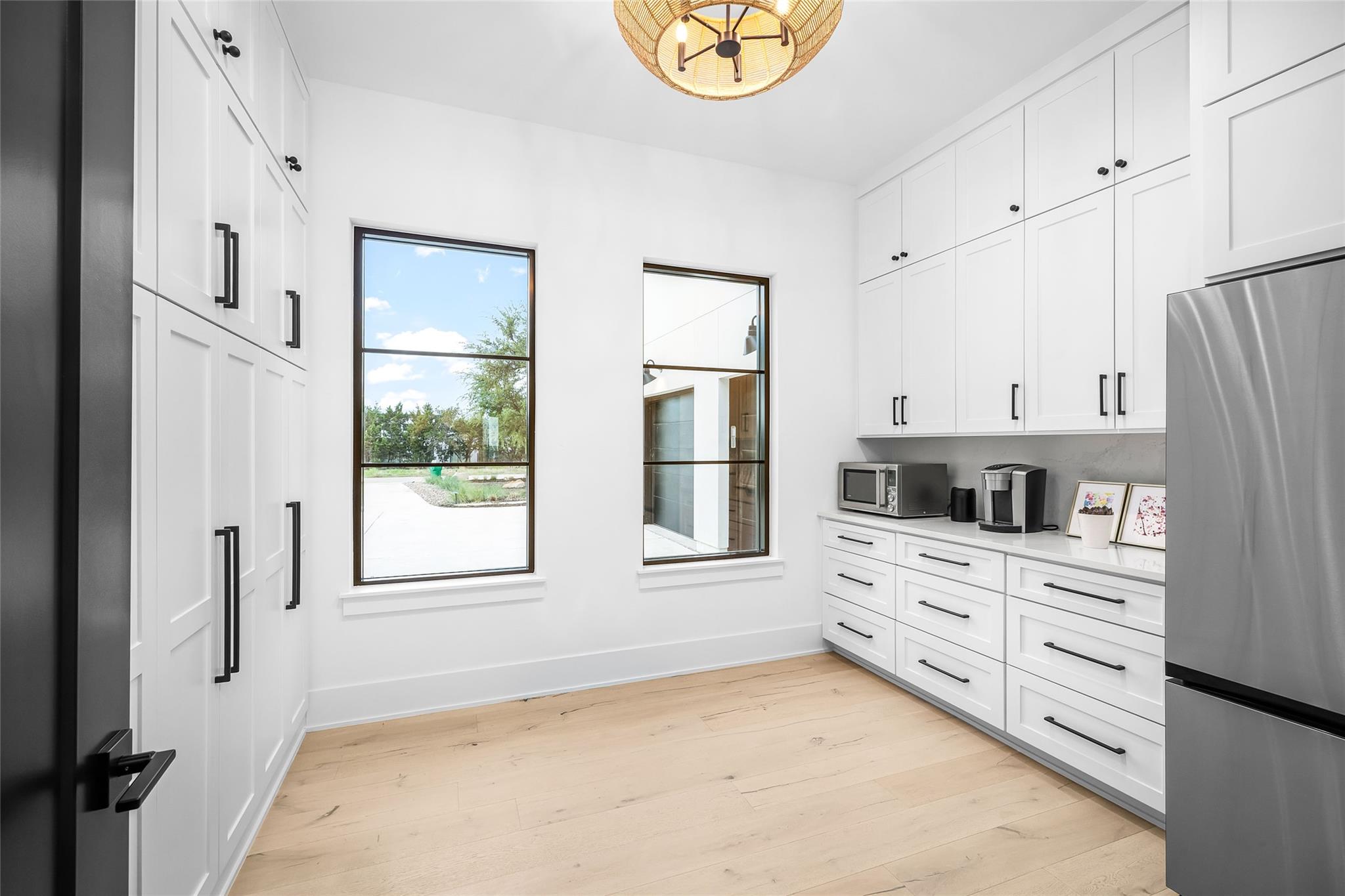 708 Watercliffe Dr, Leander, TX 78645