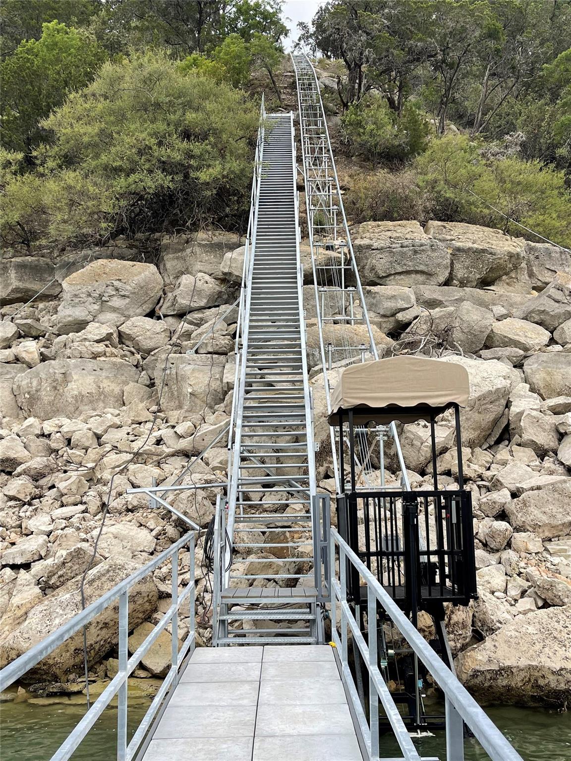 708 Watercliffe Dr, Leander, TX 78645