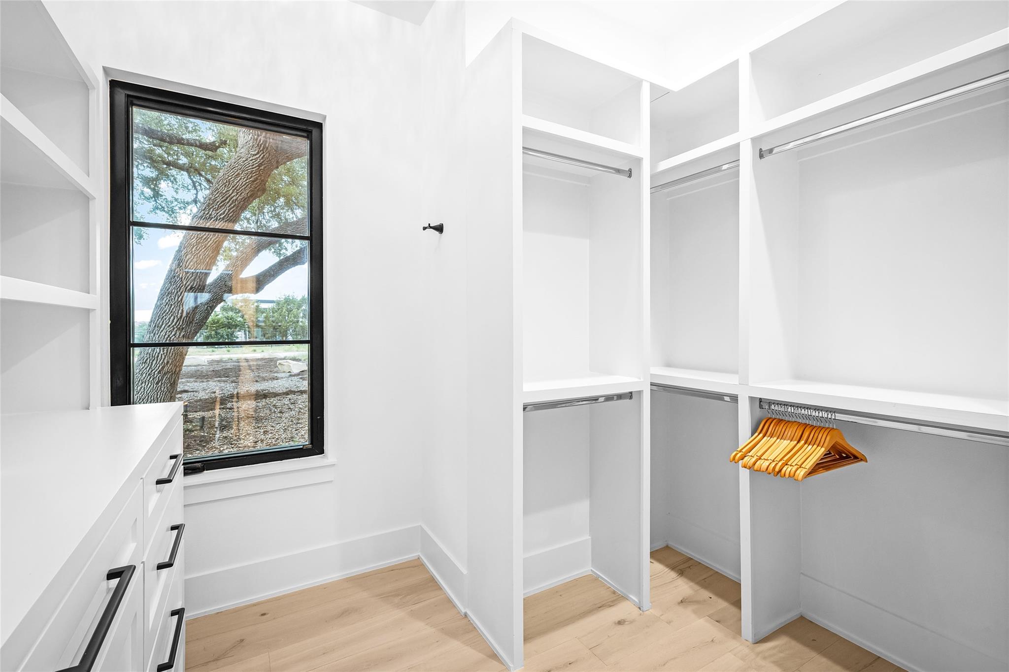 708 Watercliffe Dr, Leander, TX 78645