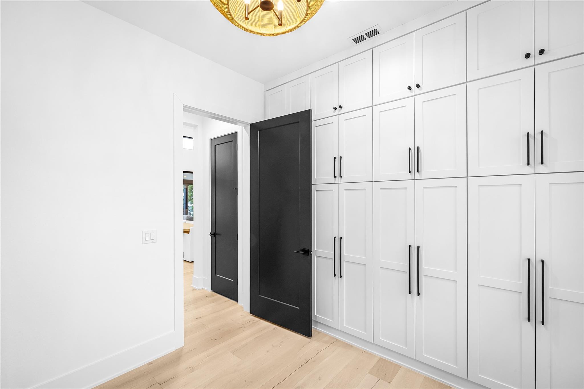 708 Watercliffe Dr, Leander, TX 78645