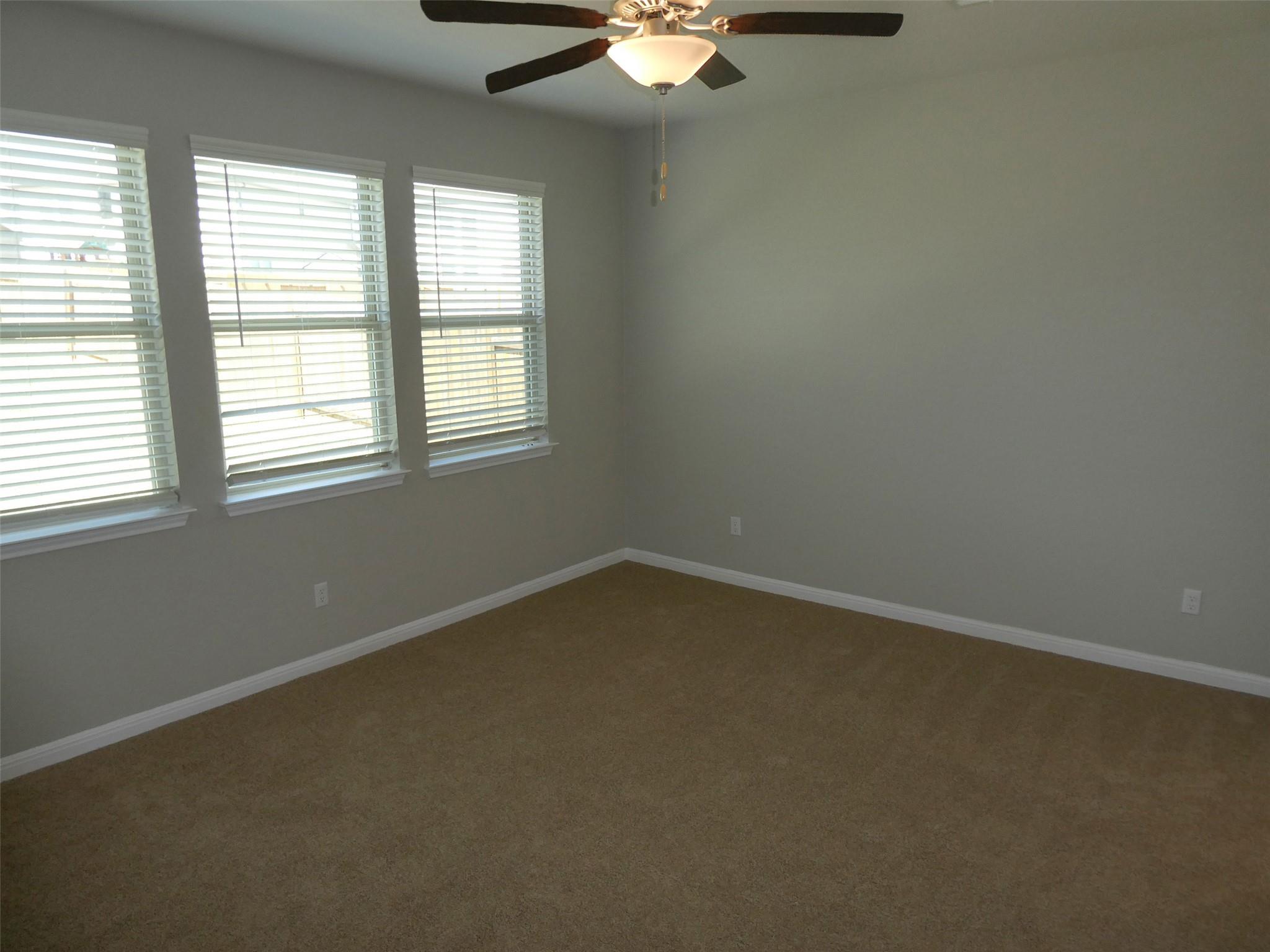 132 Caterpillar Ln, Georgetown, TX 78628