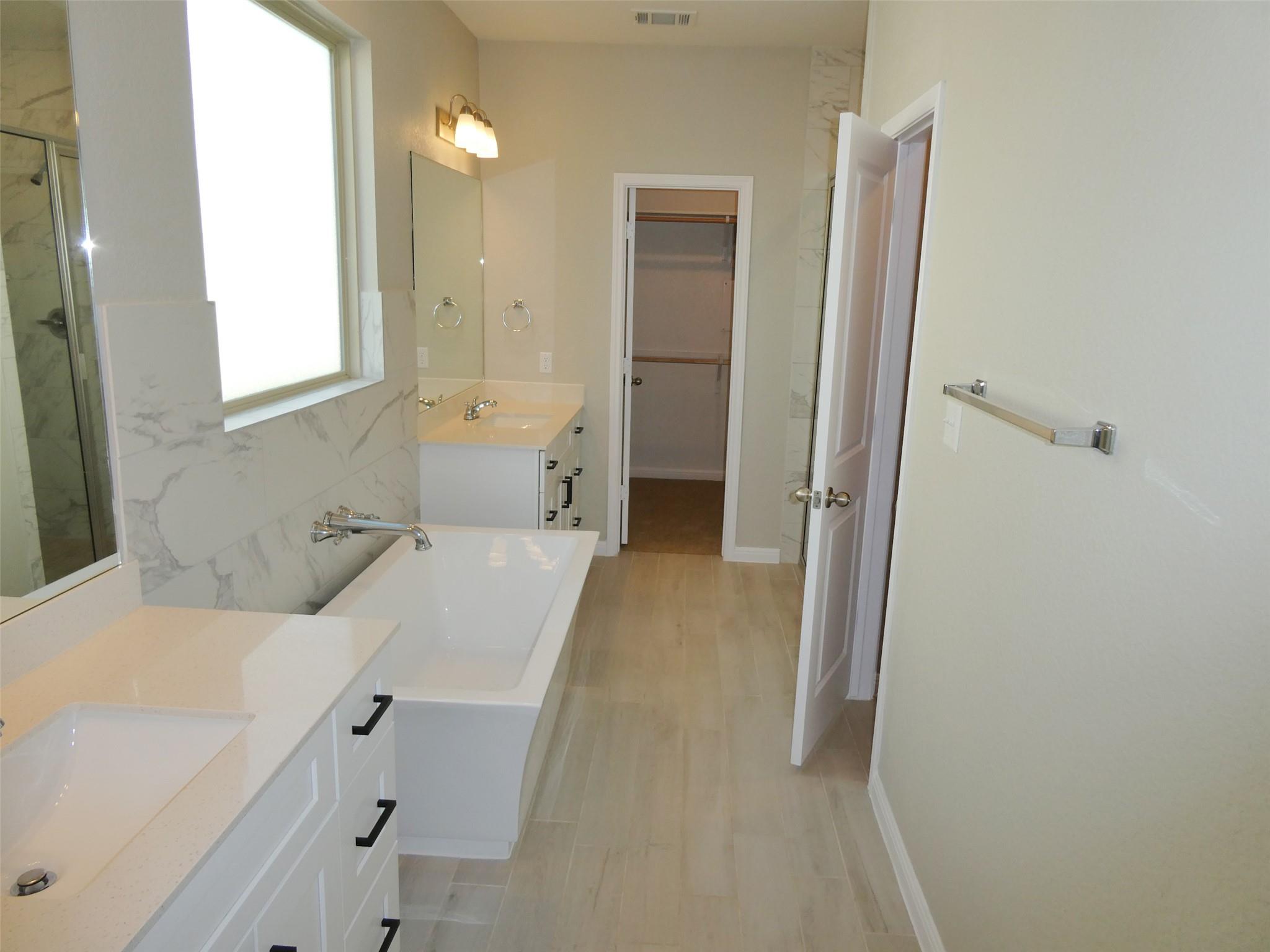 132 Caterpillar Ln, Georgetown, TX 78628