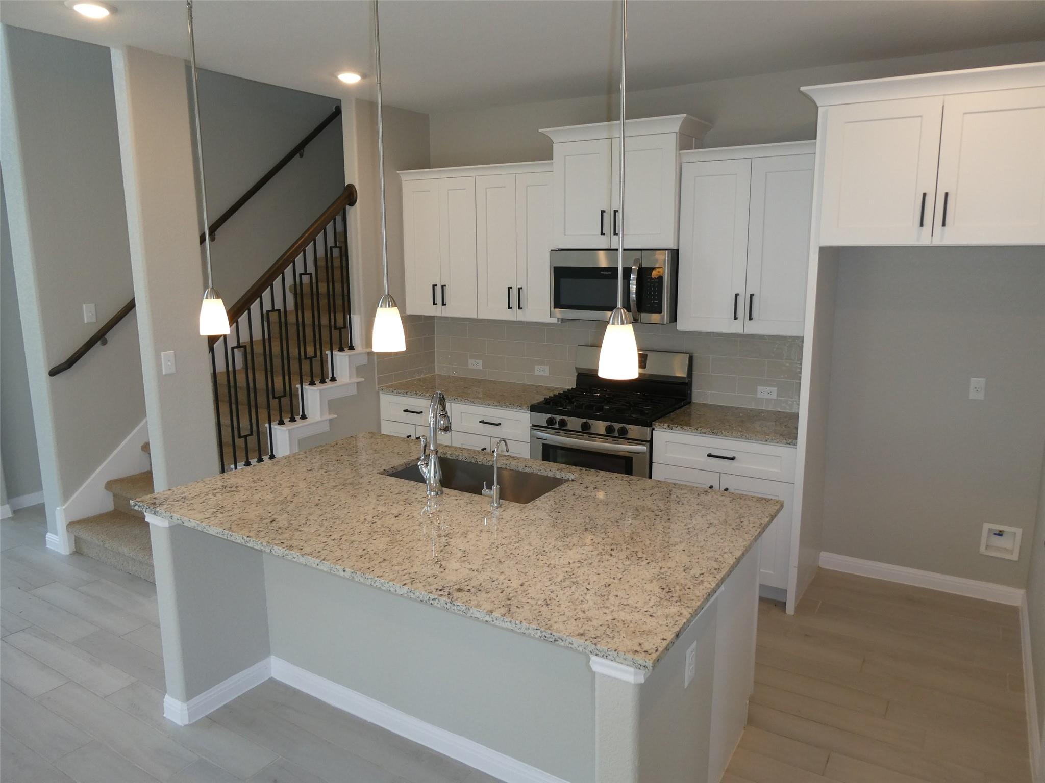 132 Caterpillar Ln, Georgetown, TX 78628