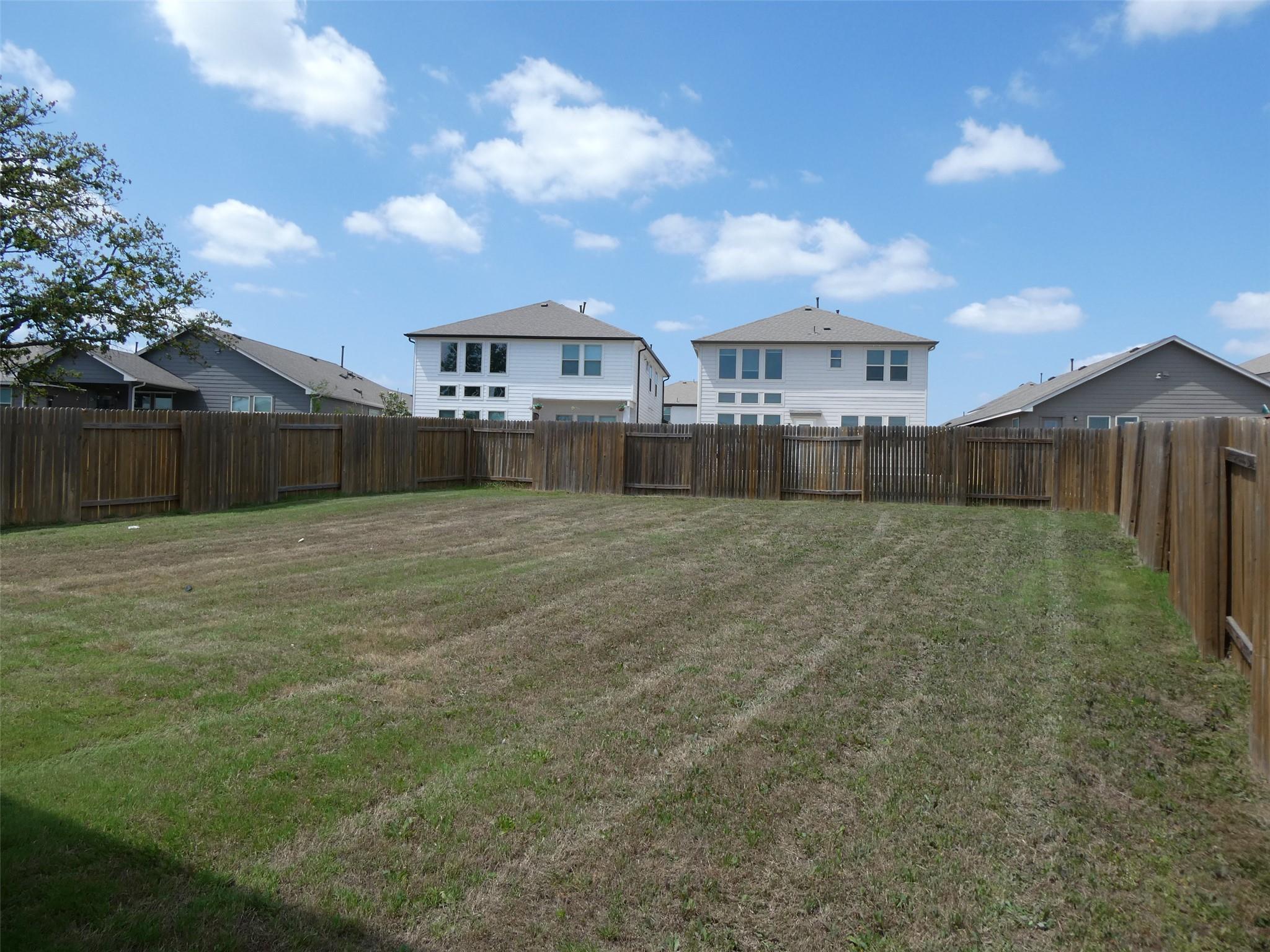 132 Caterpillar Ln, Georgetown, TX 78628