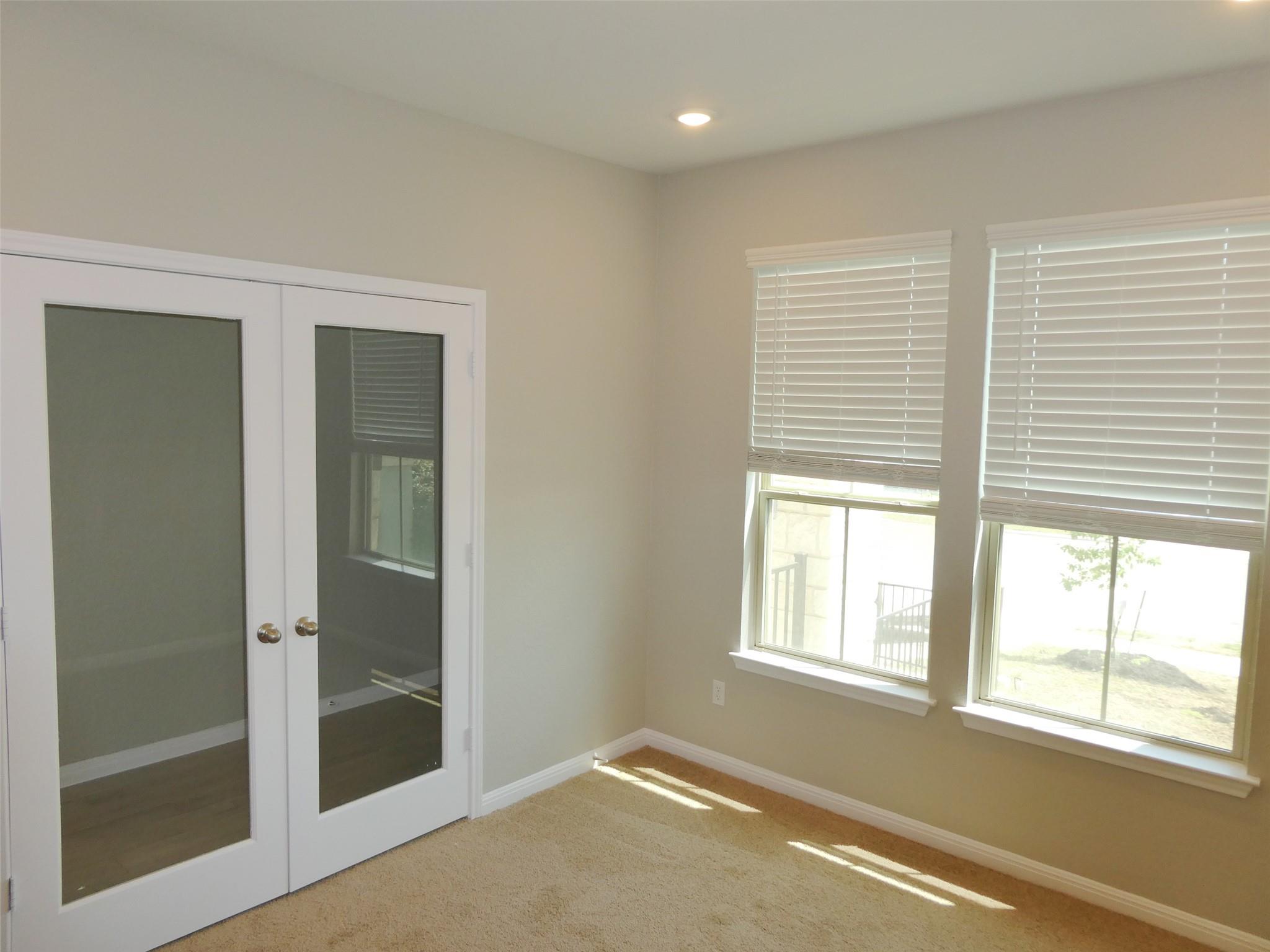 132 Caterpillar Ln, Georgetown, TX 78628