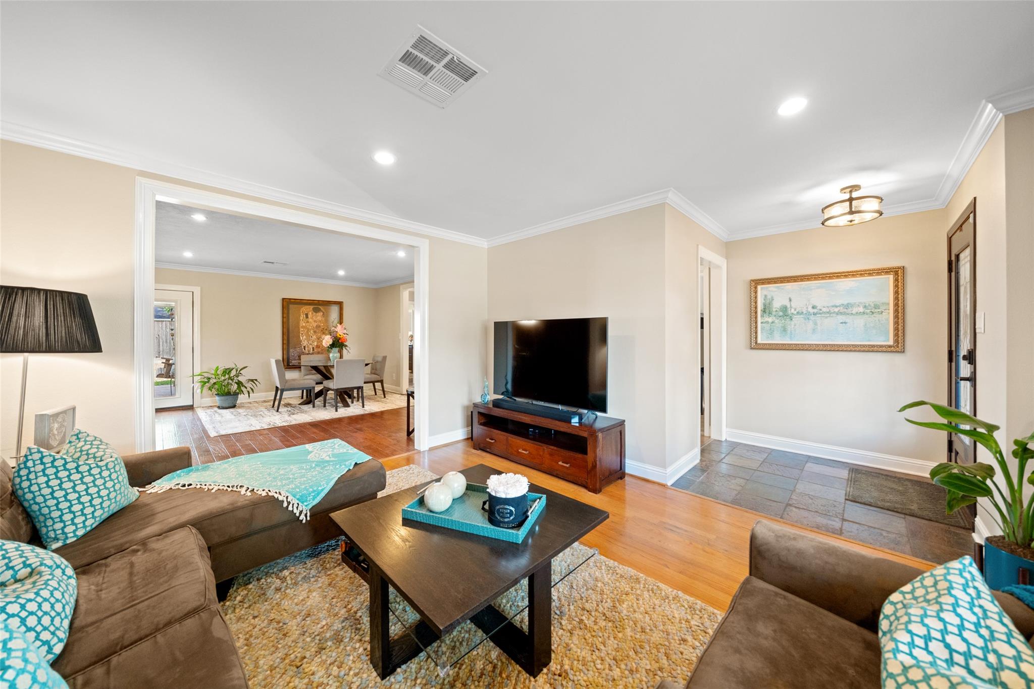 2523 Droxford Dr, Houston, TX 77008