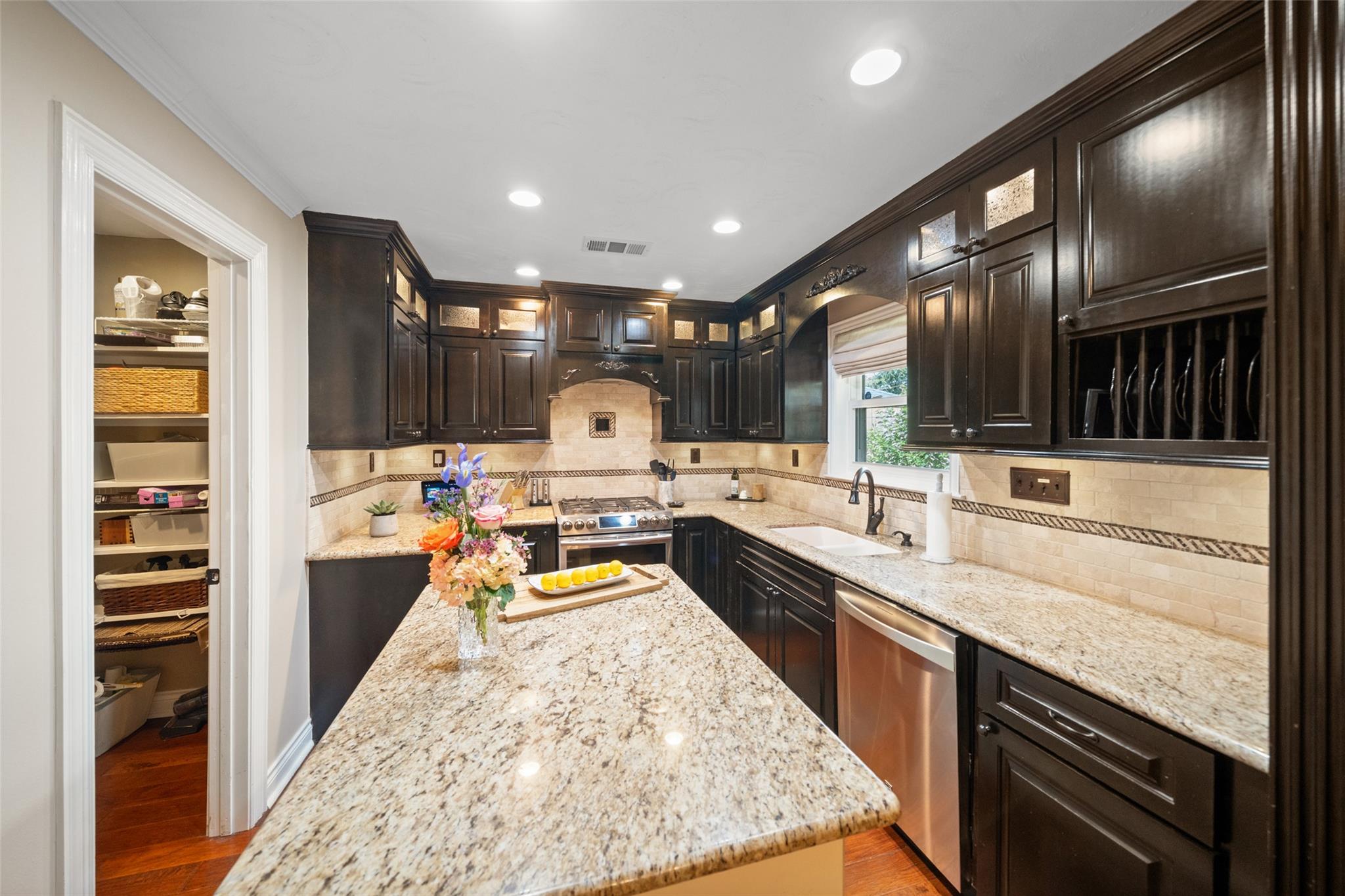 2523 Droxford Dr, Houston, TX 77008