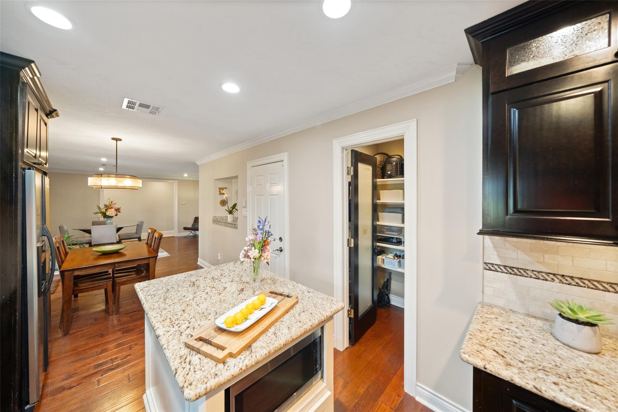 2523 Droxford Dr, Houston, TX 77008