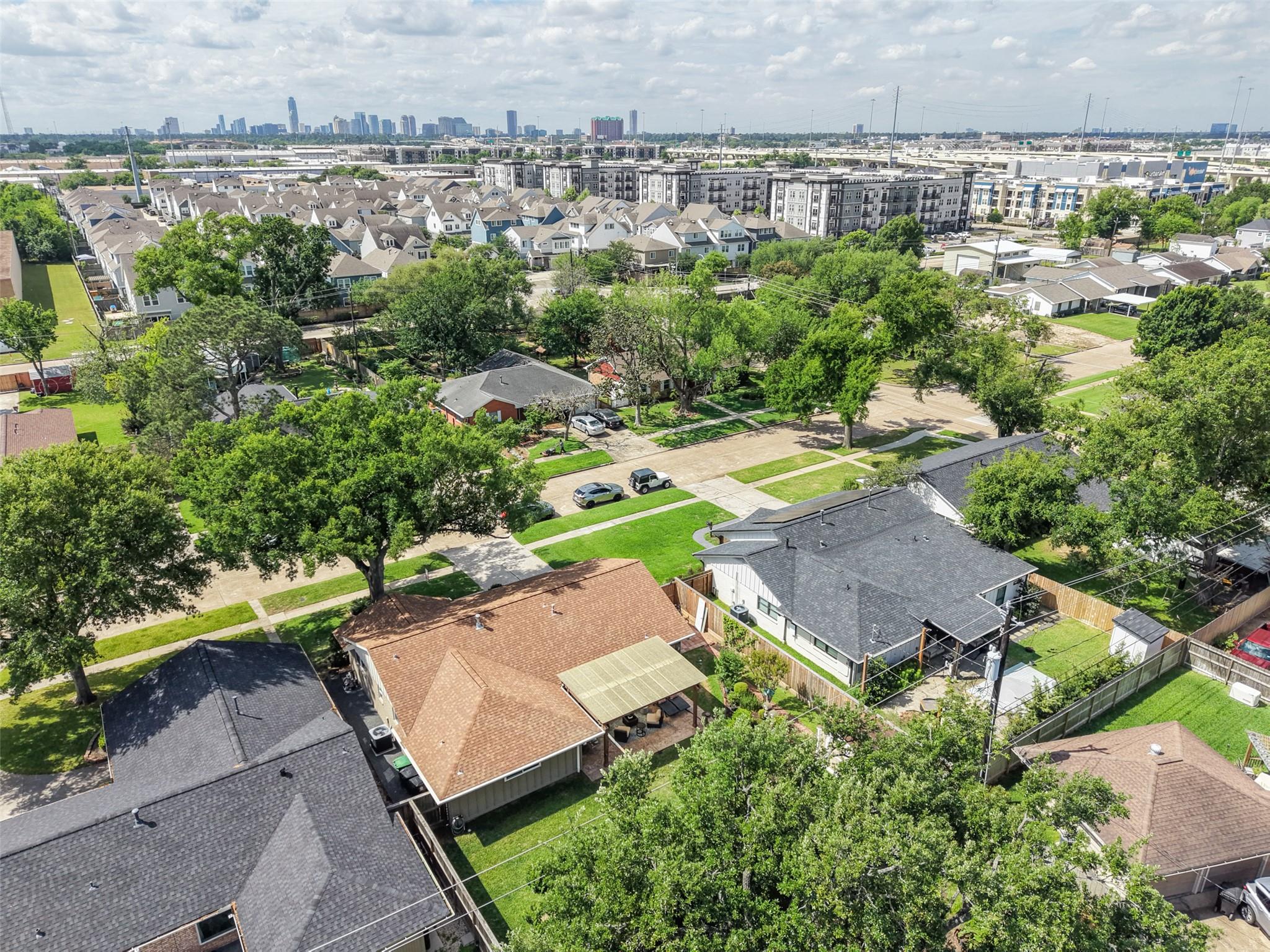 2523 Droxford Dr, Houston, TX 77008