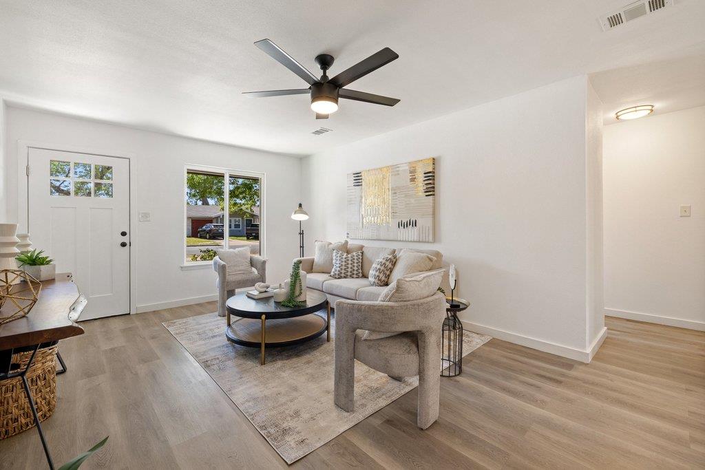 9704 Oriole Dr, Austin, TX 78753