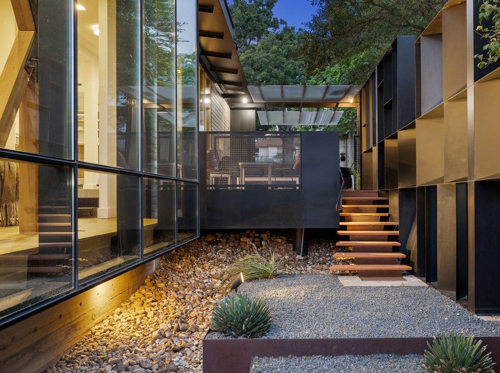 2700 E 12th St, Austin, TX 78702