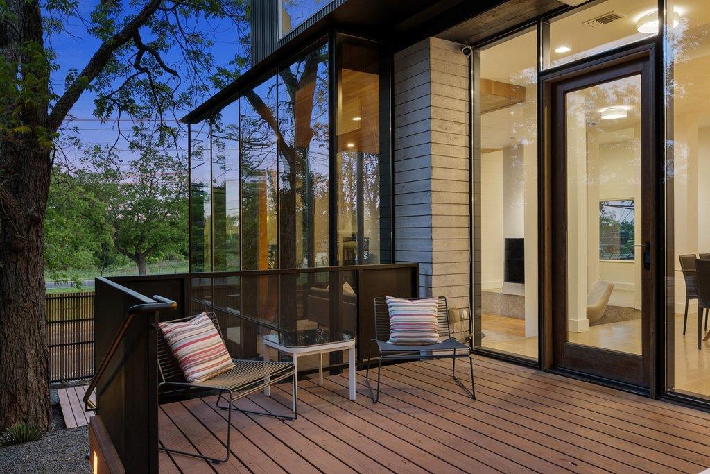 2700 E 12th St, Austin, TX 78702