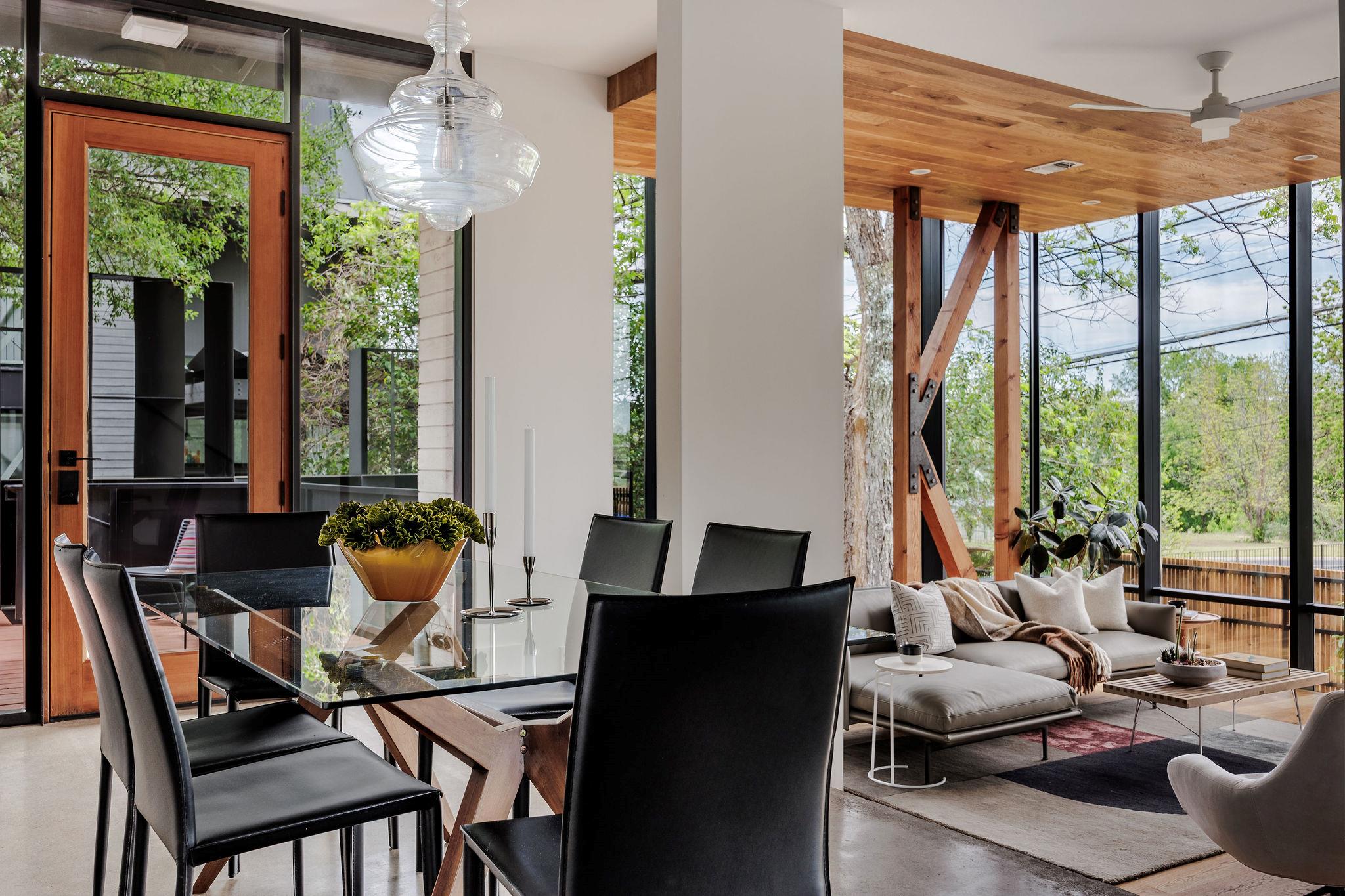 2700 E 12th St, Austin, TX 78702