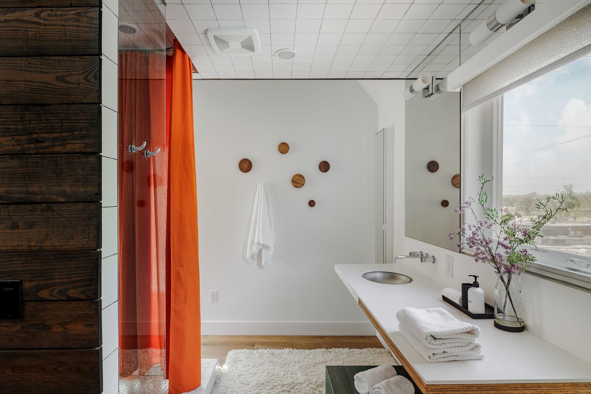 2700 E 12th St, Austin, TX 78702