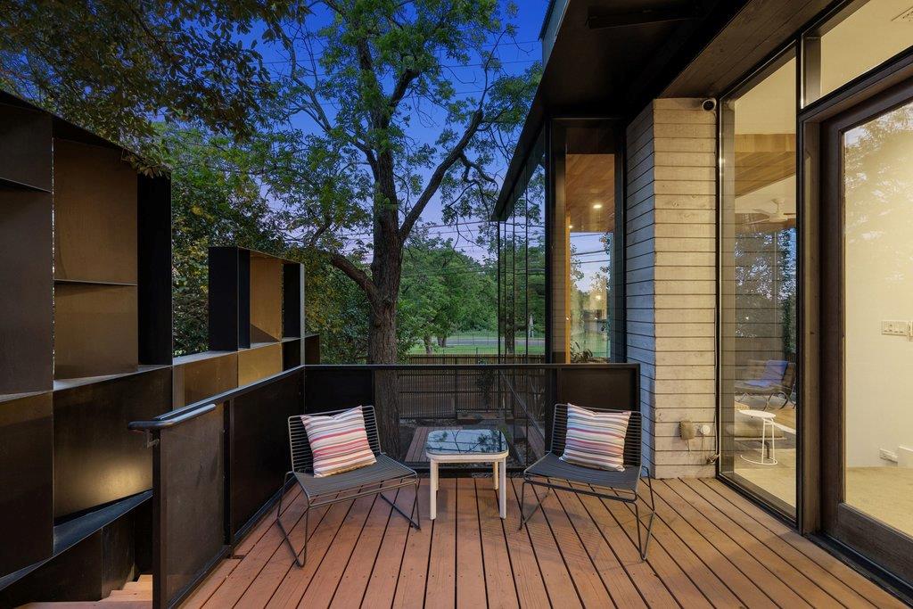 2700 E 12th St, Austin, TX 78702